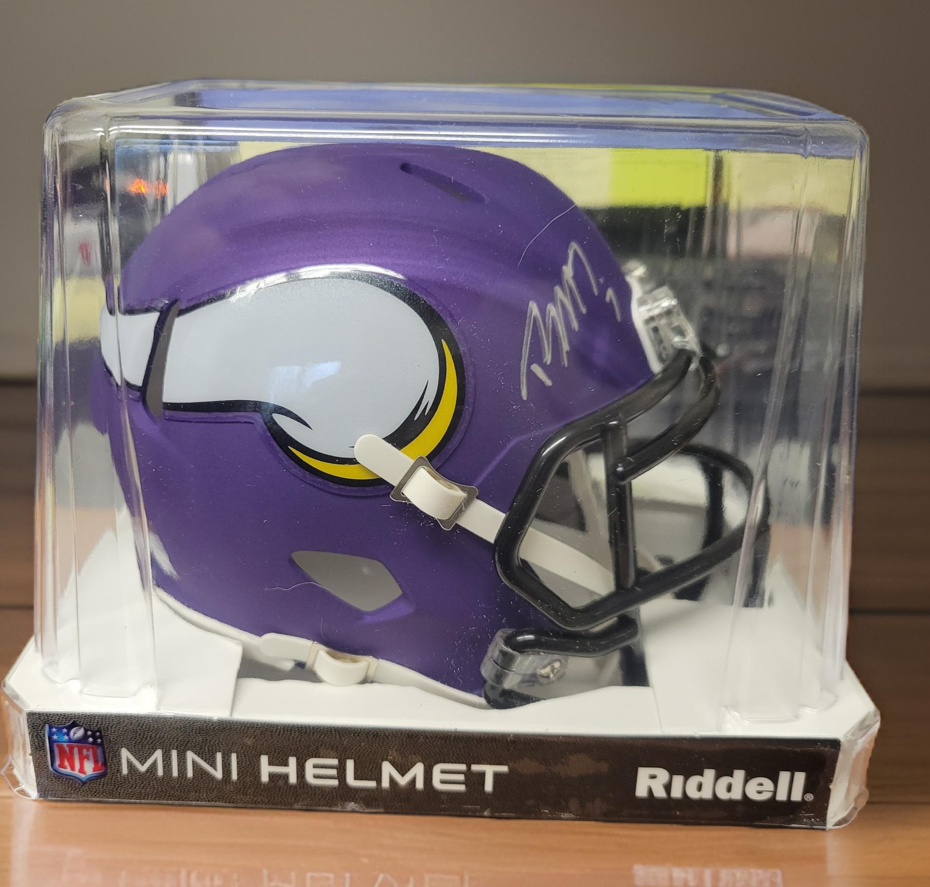 chrome football helmets mini nfl vikings MINNESOTA 2024 SALUTE TO SERVICE RIDDELL HELMET  JR'S SPORTS and a three Minnesota Vikings Rave Alternate Mini
