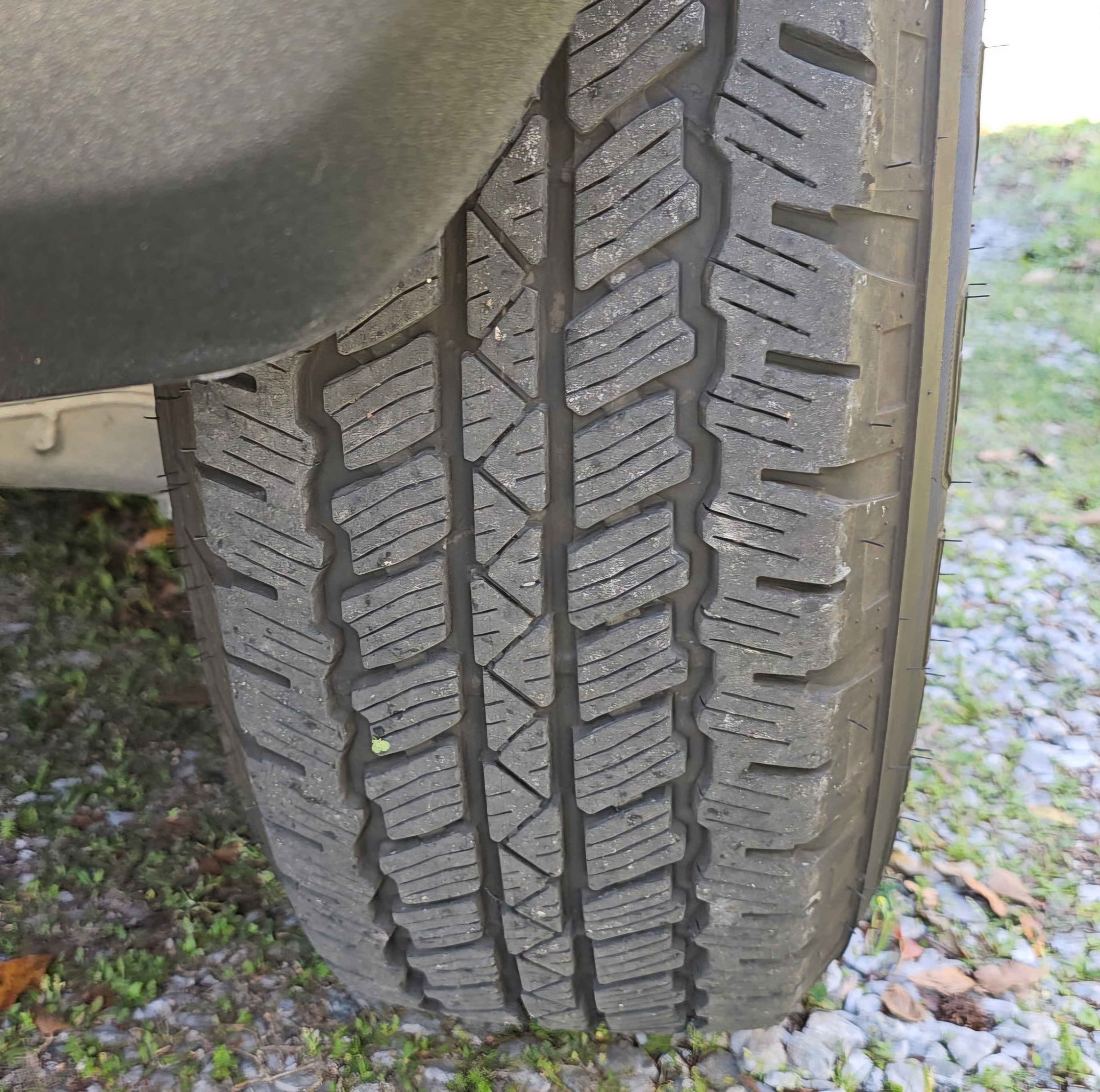 Bridgestone Dueler A/T RH-S 255/75R17 OEM tires set of five - Car ...