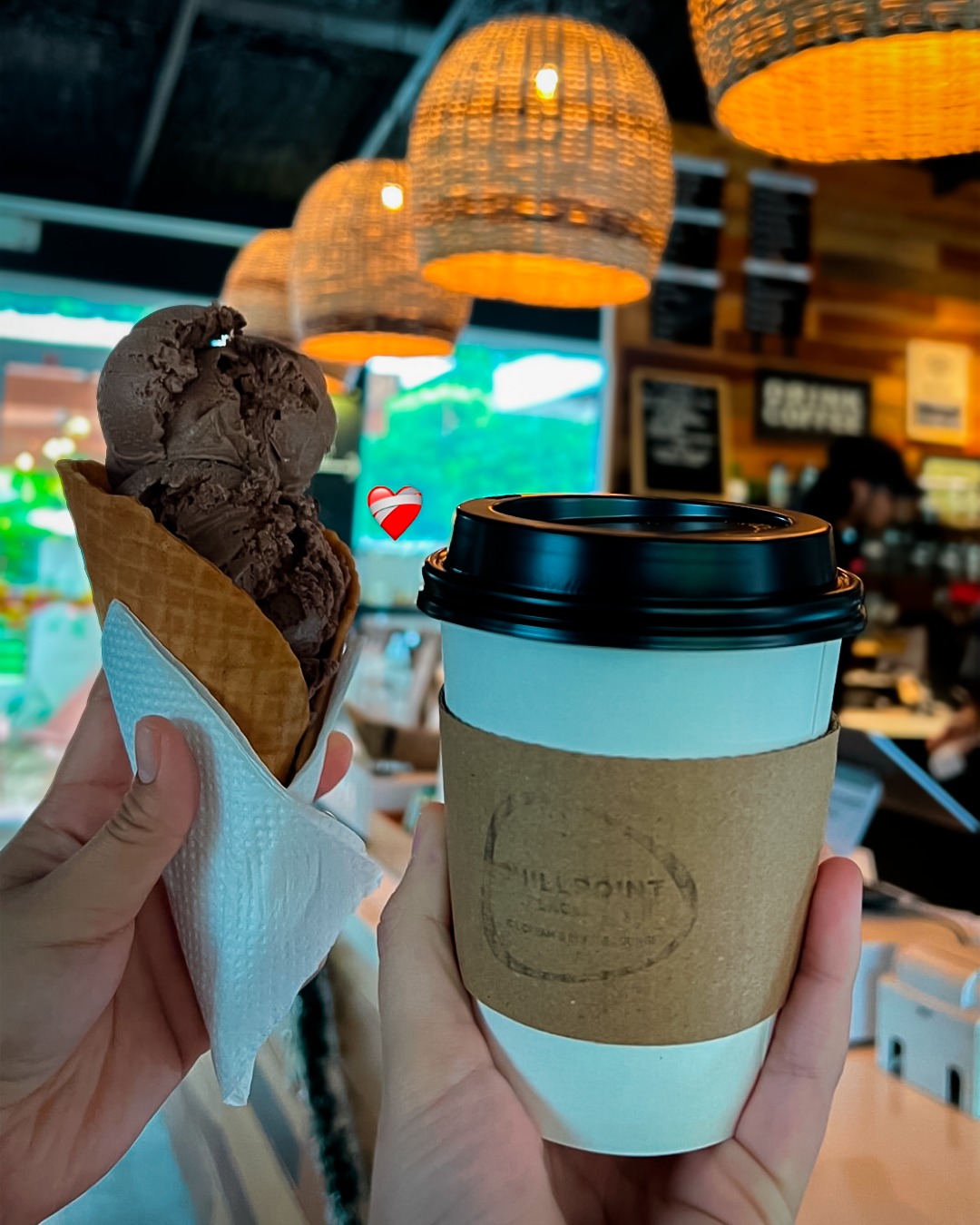 Chillpoint Placencia - Ice Cream, Coffee & Wine Lounge