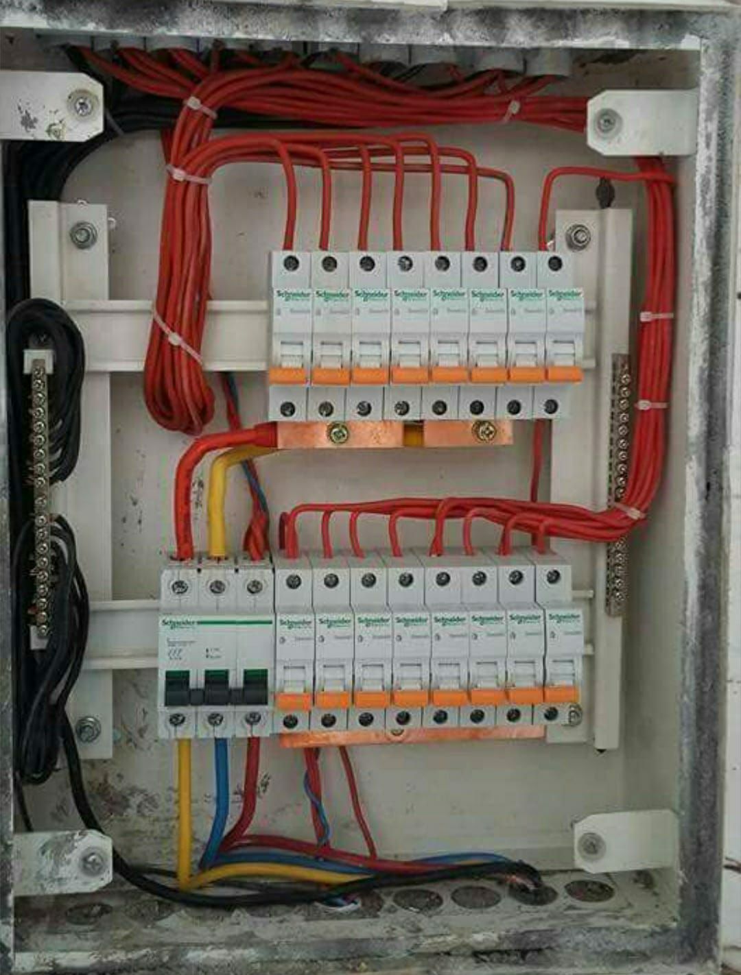 ELECTRICAL Engineer USA CoMMuNiTy | This image shows a simple ...