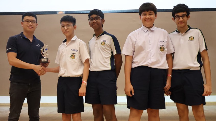 🤖🏁 Maze Master Competition... - Victoria School Singapore