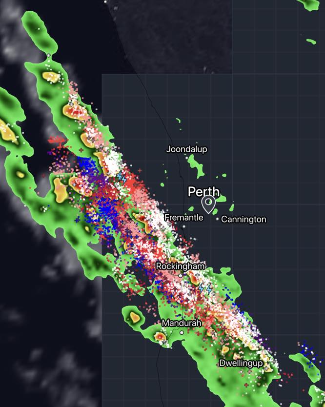 What an epic line of lightning !!!... - Perth Weather Live