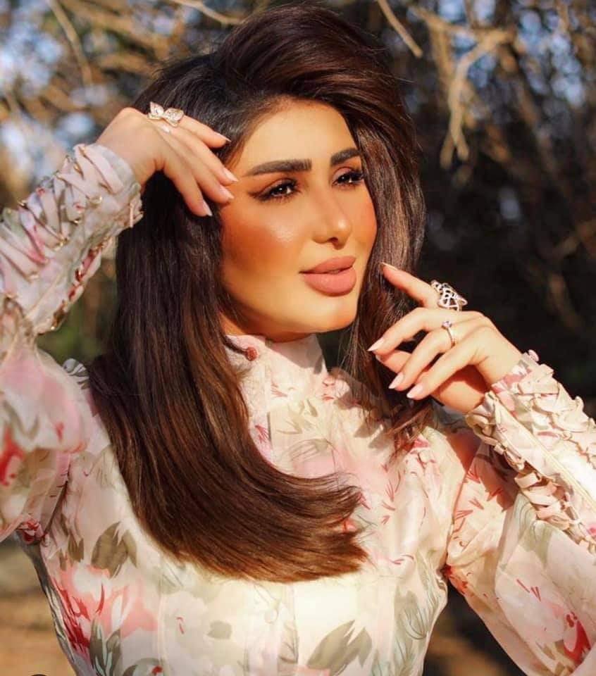 تغريدات عراقية الممـثله الخليـجيه هـنادي الكـندري فيسبوك