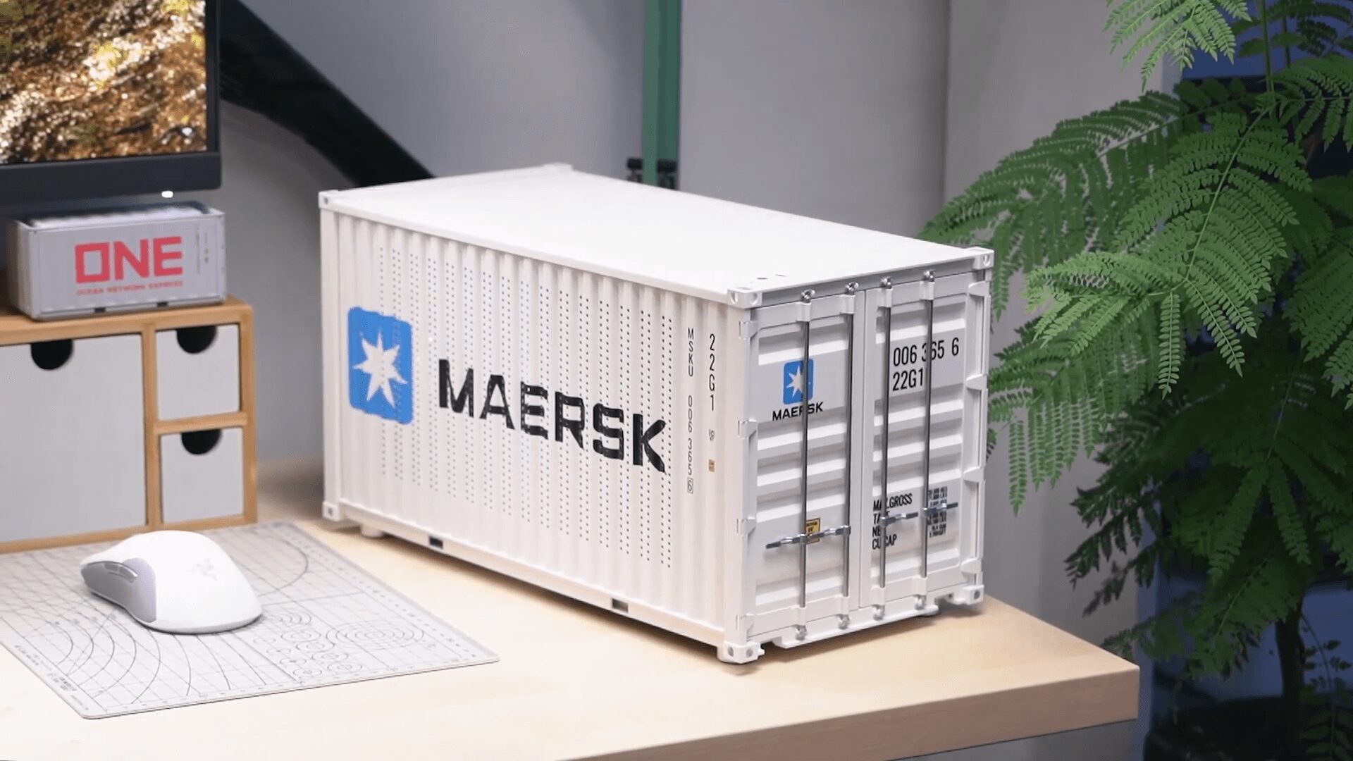 Mini ITX Case X Maersk Container 🚛 បងៗ តោះ Container PC