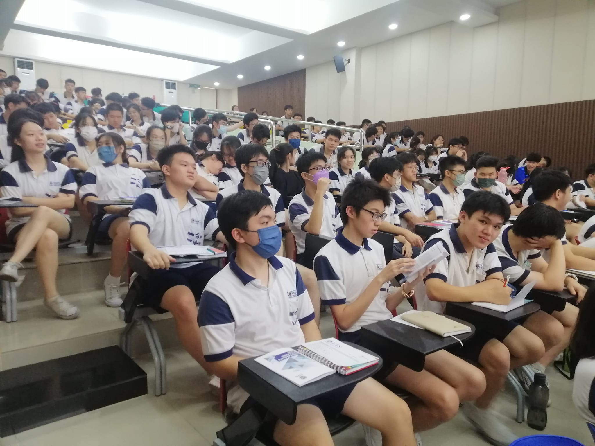 诗巫公教中学 - 8月22日（二）UTS升学讲座 ＃认识资讯学院 ＃感谢大学提供最新资讯