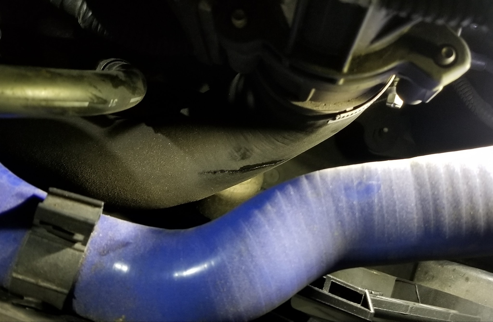 耀特汽車工坊 - Ford Mondeo MK4.5 TDCI 故障碼 P00BD 渦輪管破損漏氣 #強化矽膠渦輪管