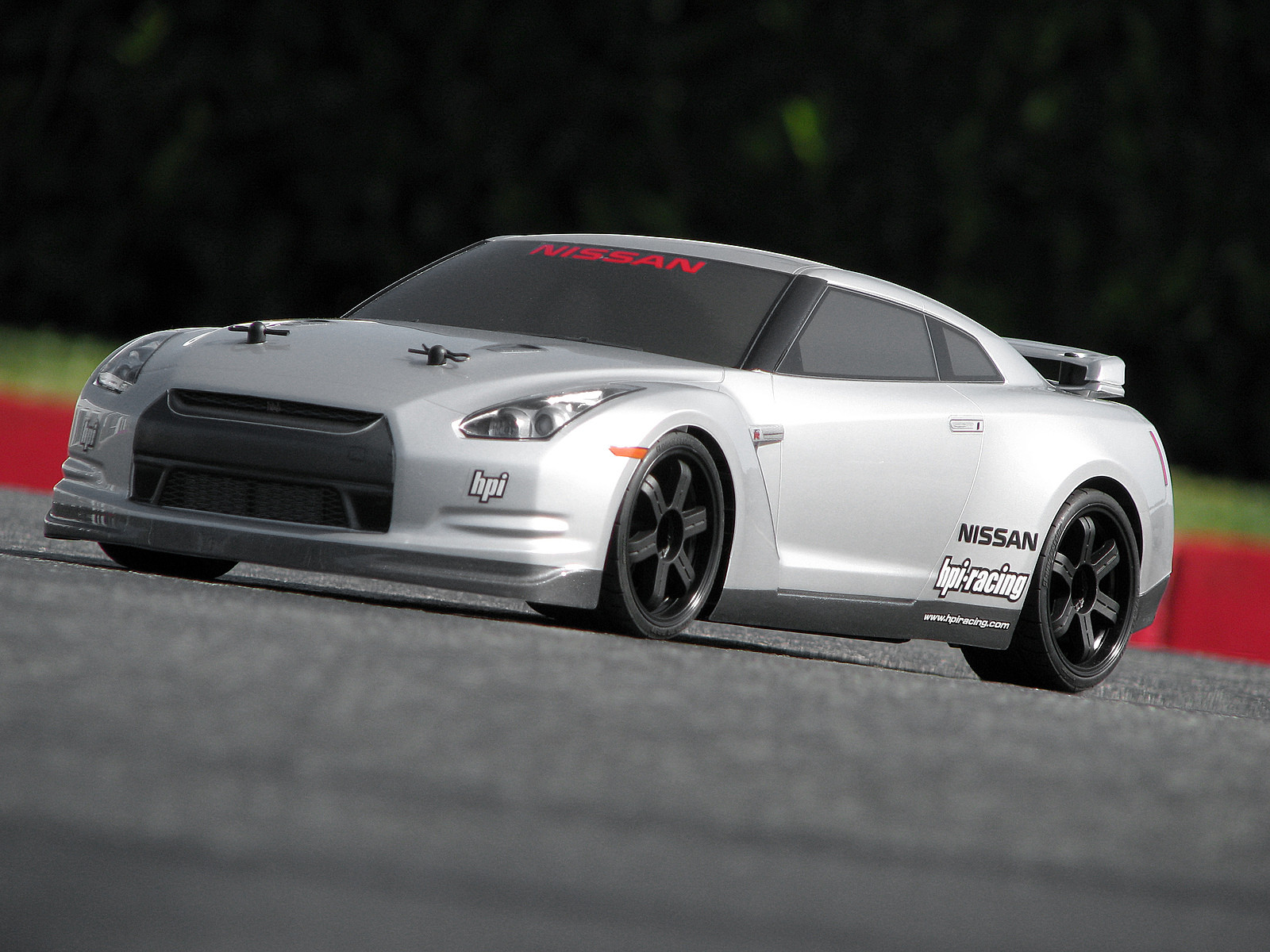 Bring the iconic Nissan GT-R R35 body to your touring car with