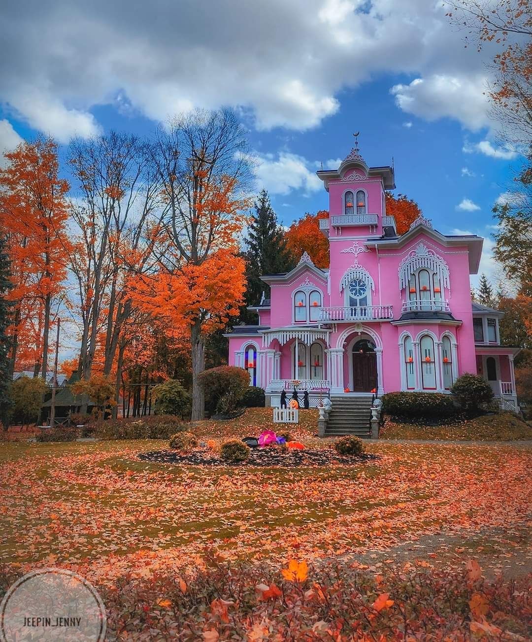 Pretty in Pink: Of the many nostalgic homes I see—all across New