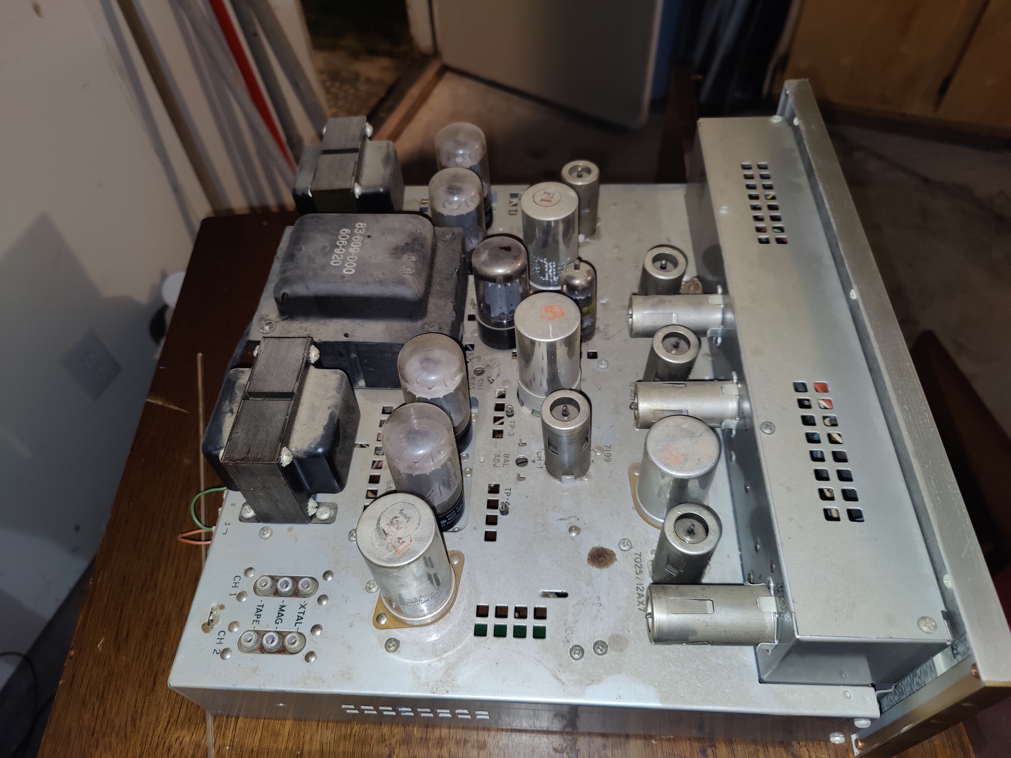 Bogen DB-130 mono amps converted to monoblocks with 6FW5 tubes