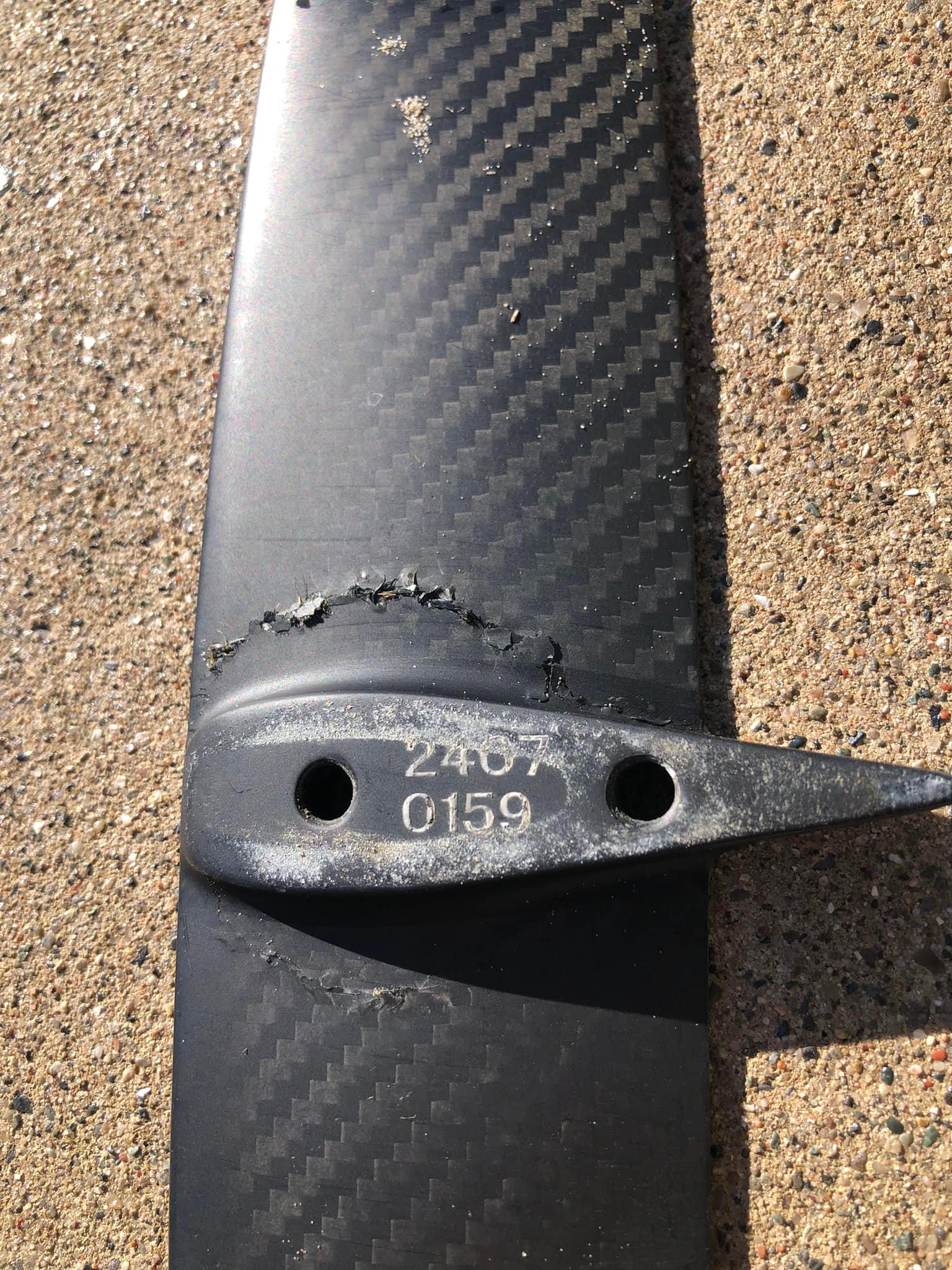 How to repair a cracked rear wing Axis Progressive 375 foil?