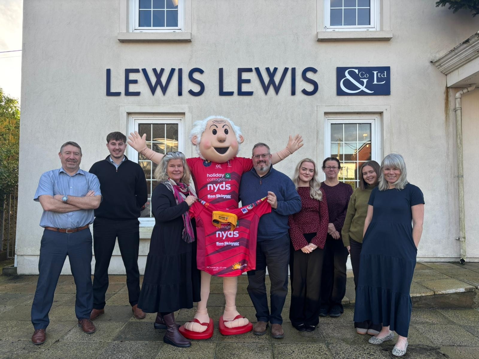 Saundersfoot - **Sponsor shout out** Catrin and all at Lewis Lewis and ...