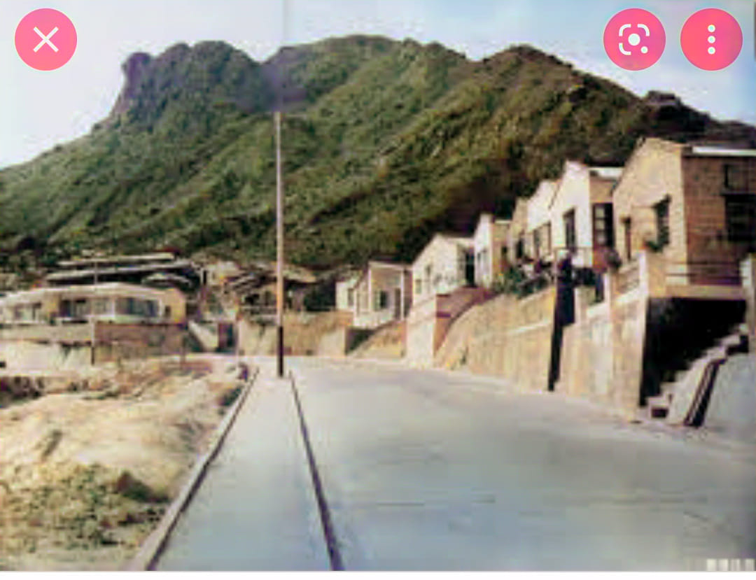 此相是昔日黃大仙再上的竹園村，應該是5O至60年代的竹園。