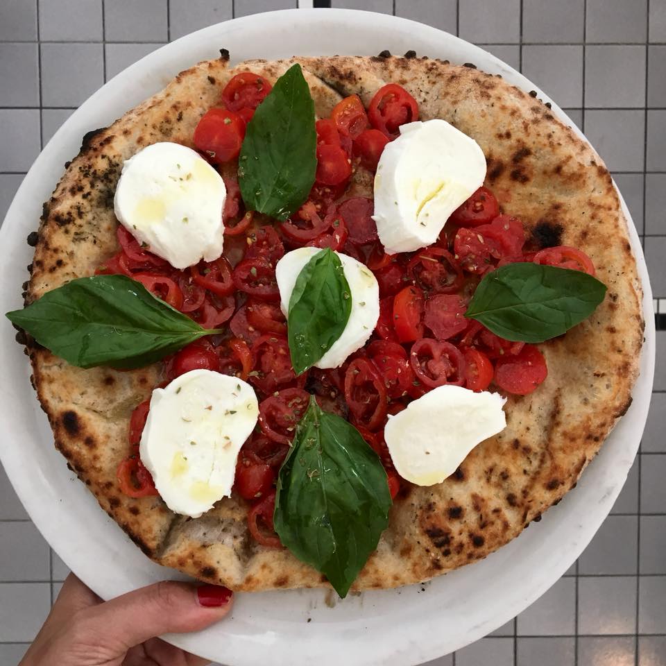 Pizzeria Disco Volante Photos Vienna Austria Menu Prices