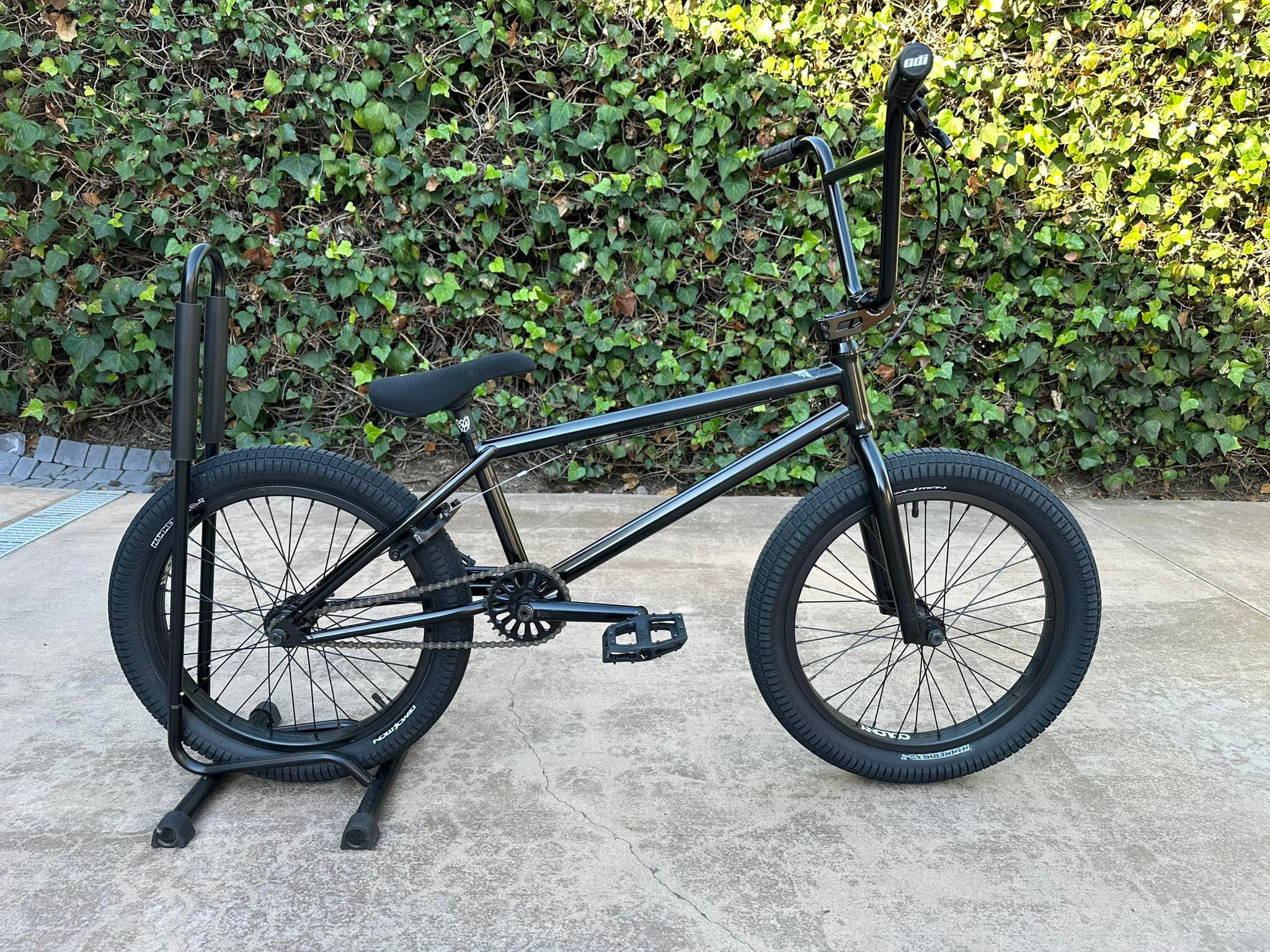 Kink BMX bike build with Haro Baseline forks and Odyssey brakes