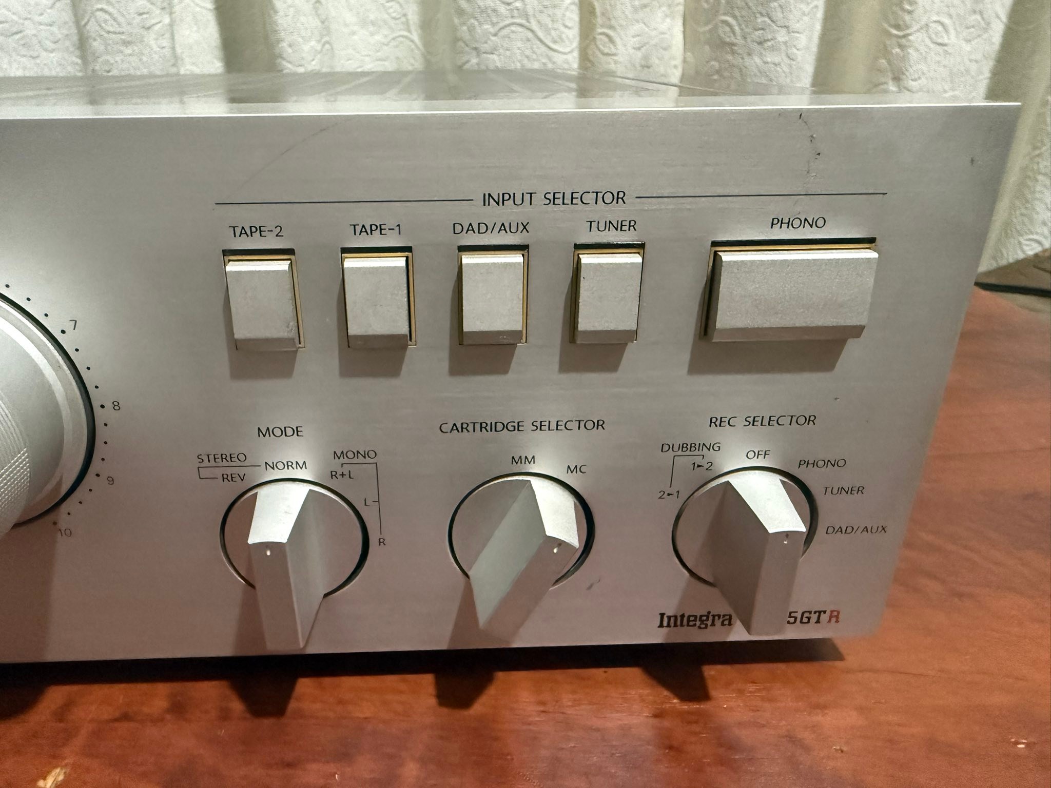 SOLD) Onkyo Integra A-815GTR Stereo Amplifier **very good working