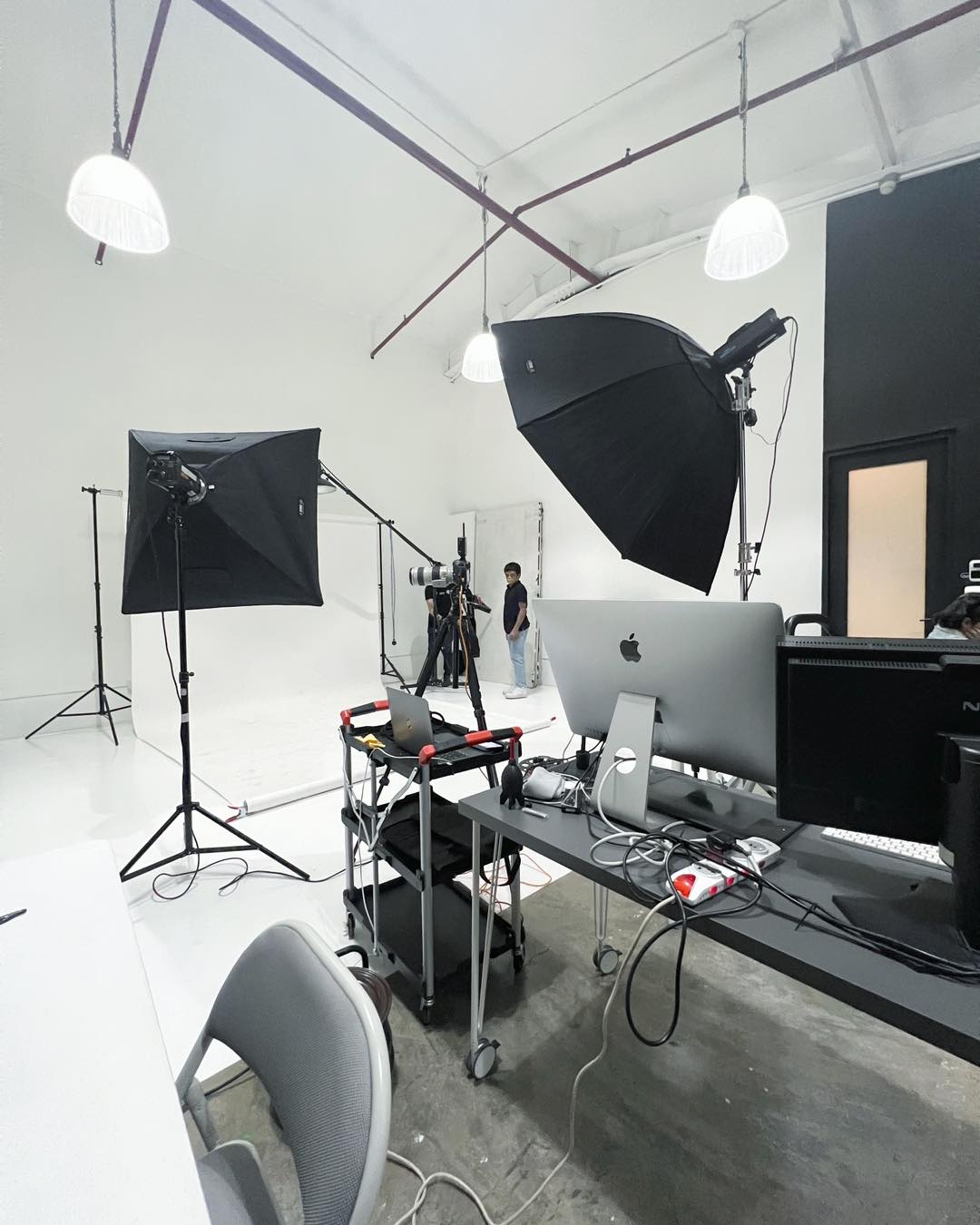 Secret Studios - Our 18ft ceiling provides versatility for... | Facebook