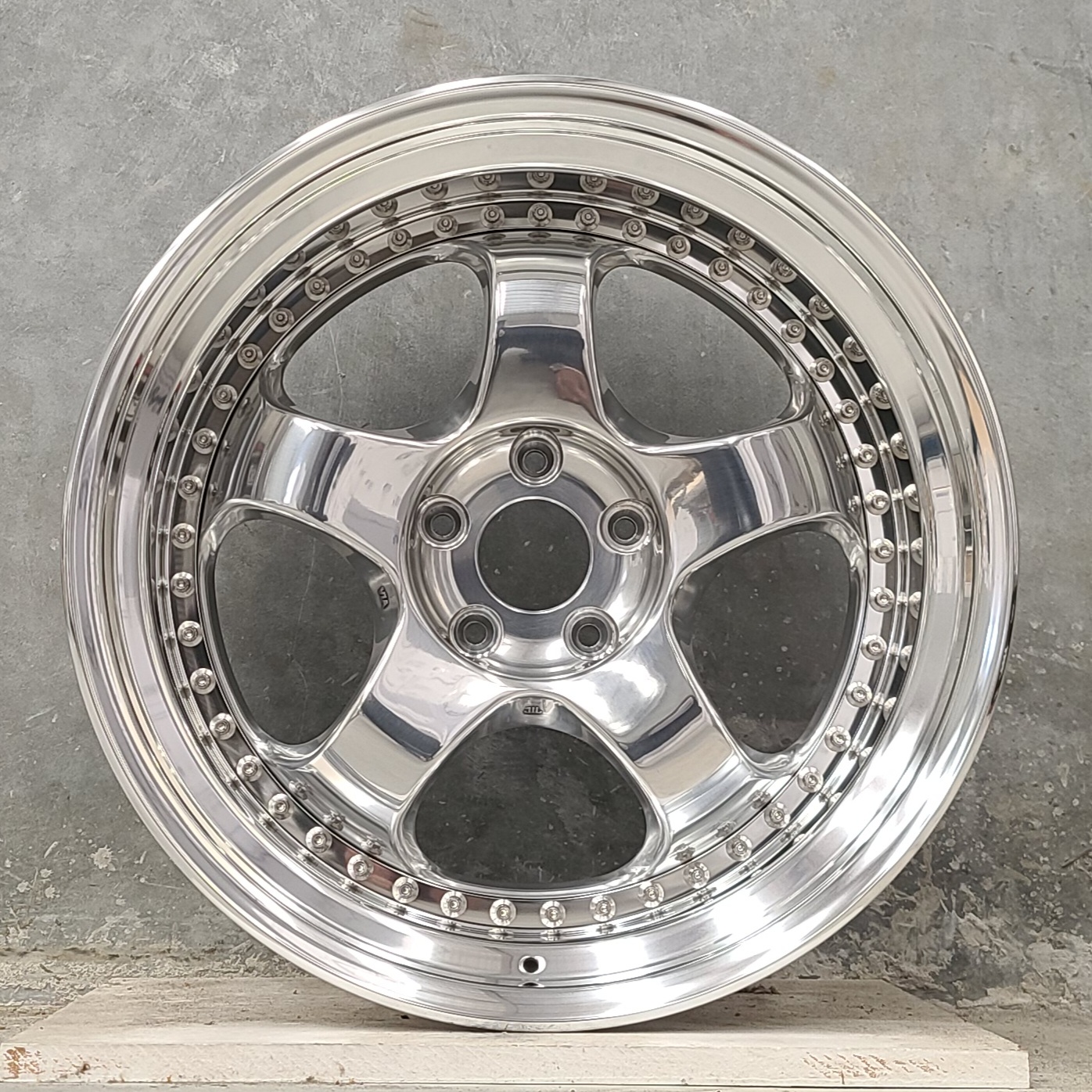 A closer look of WORK Meister S1... - WORK Wheels New Zealand