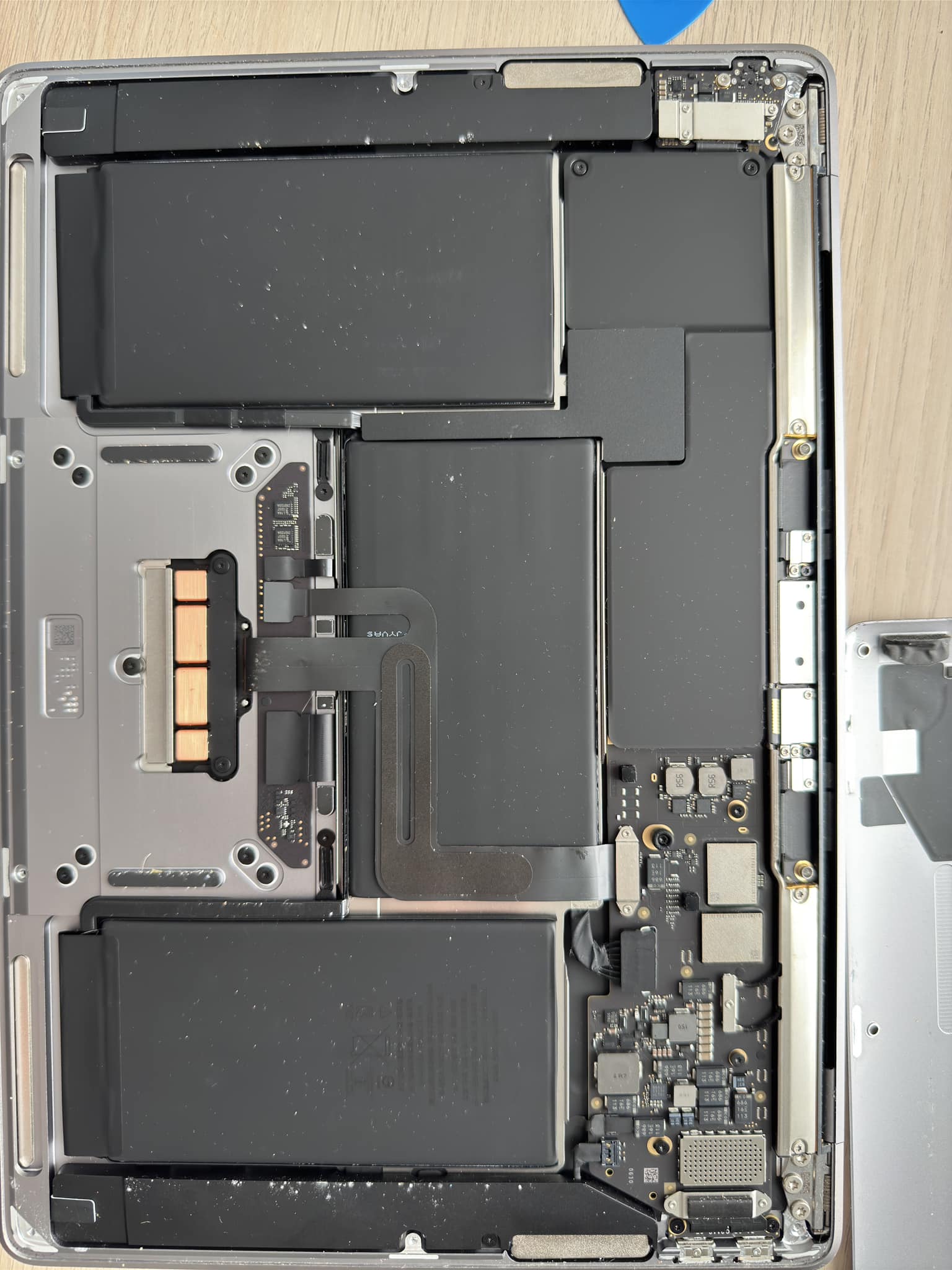 MacBook Air survives daily abuse for 3 years