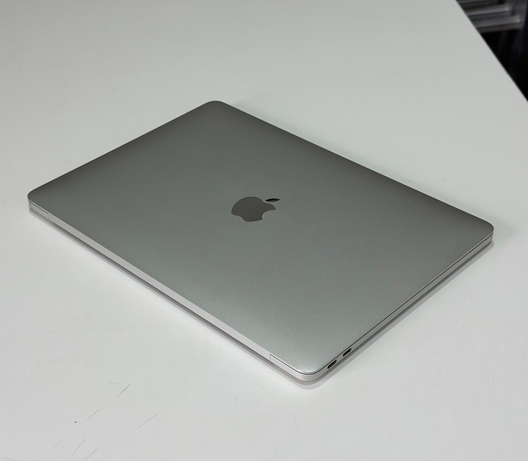 ▪️MacBook Pro 13-inch 2017 SPECIFICATIONS: ▪️RAM: 8GB | 256GB 