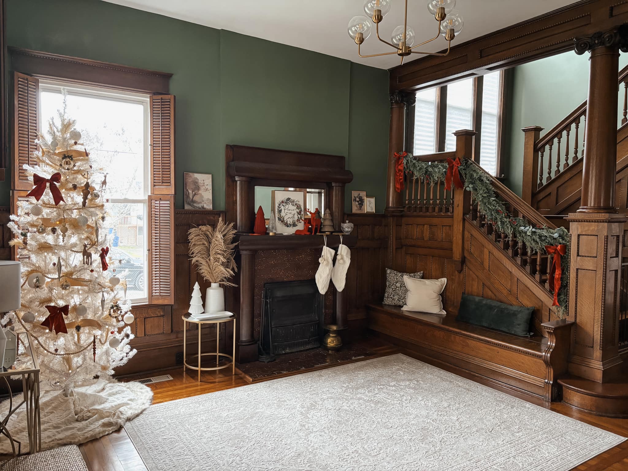 How to Decorate Living Room for Christmas Without Fireplace: Cozy & Festive Ideas