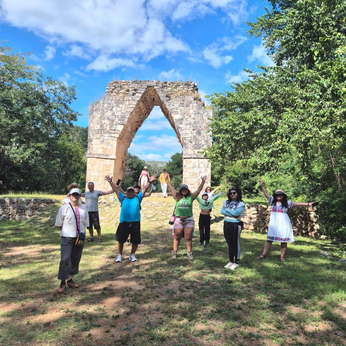 El Palomar 🕊️ Uxmal, Yucatán Una de las joyas más misteriosas en el ...