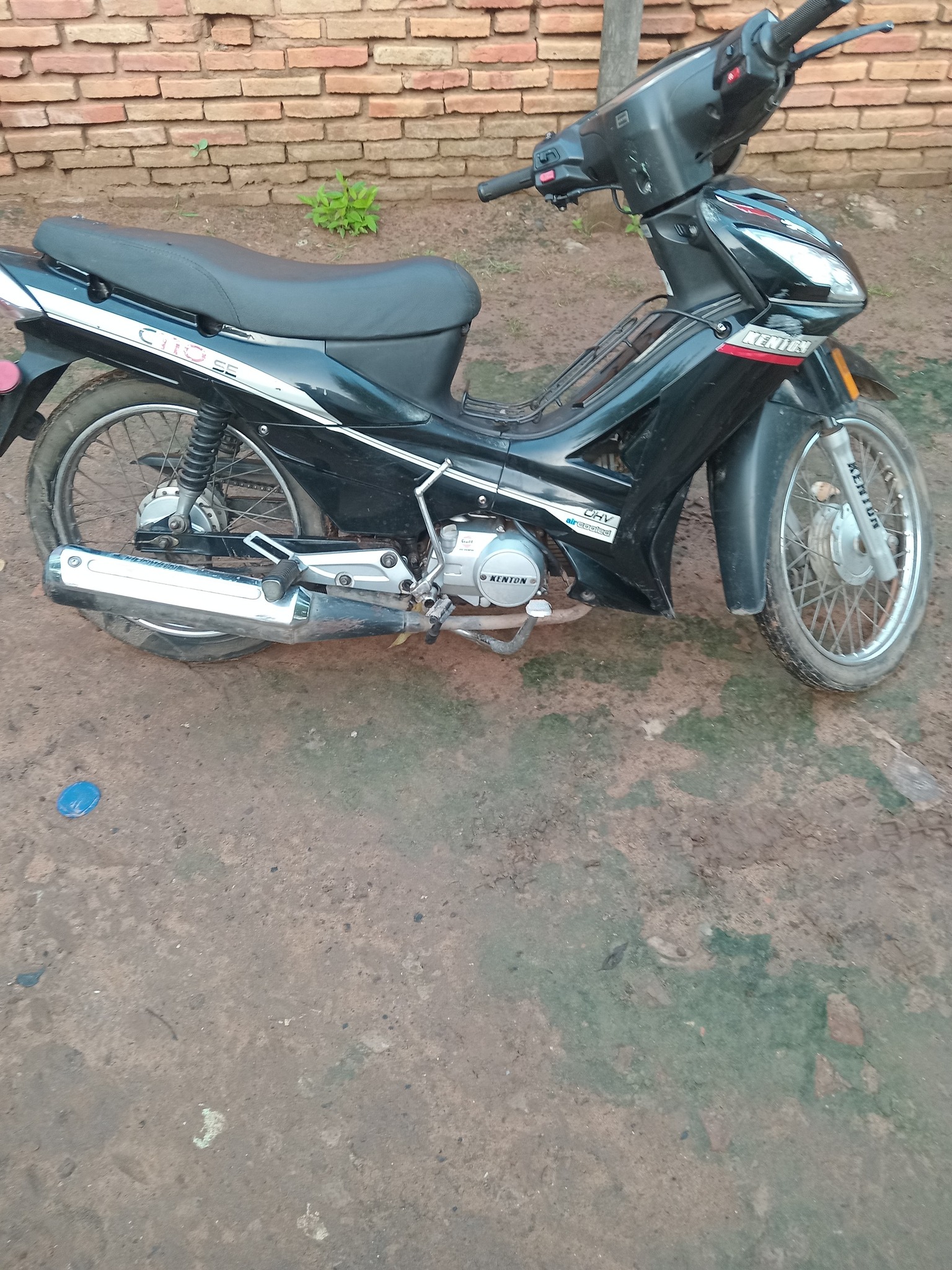 シン Doy esta moto mas 500 mil que moto surge unico detalle no cuenta