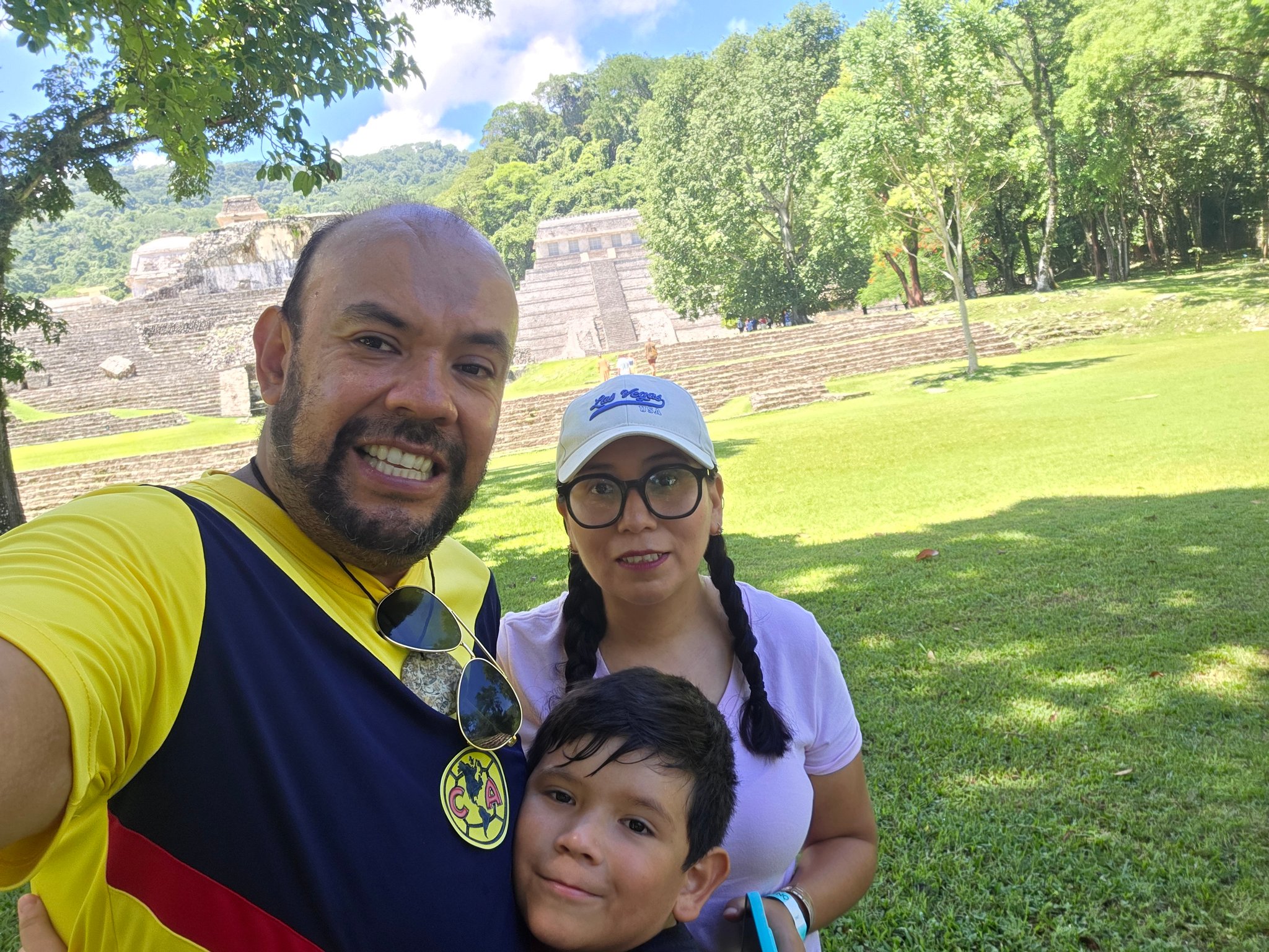 Arqueología - Monolito con la representación del dios Tláloc. La ...