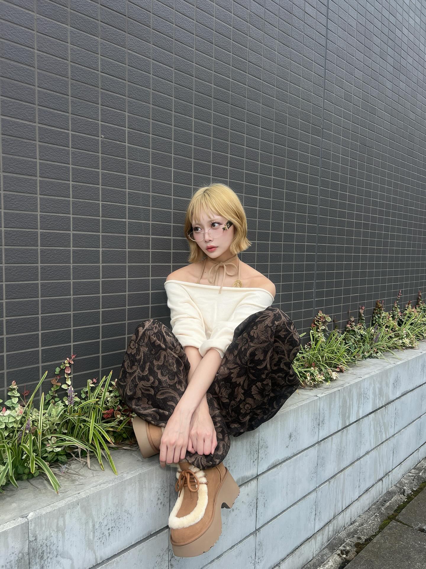 履き口を折っても立てても、2WAYで履ける Esmee Lace Up? ブラウン 