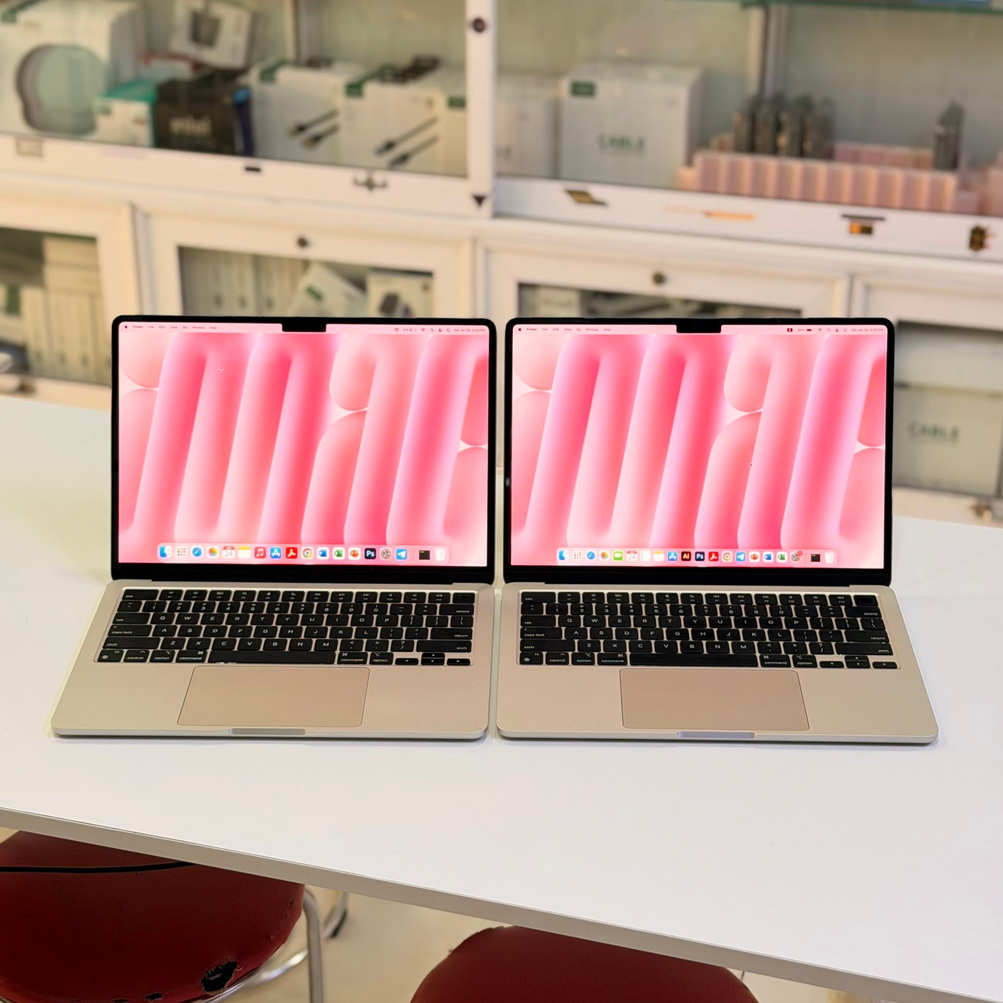Macbook Air M2 ? 649$ Color : Starlight M2 / 8G / 256GB / 2022