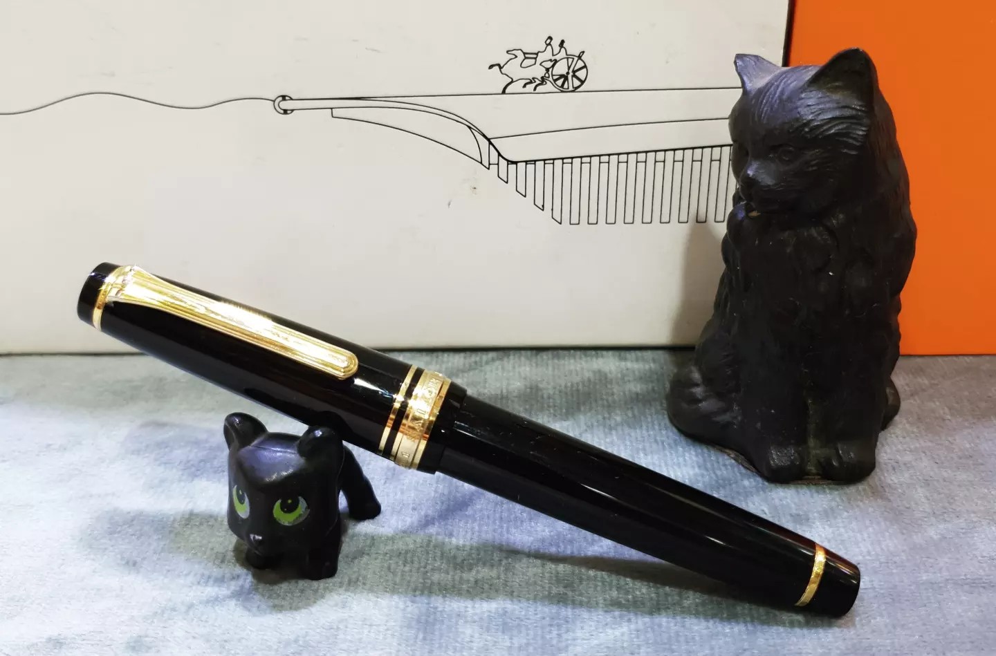 Sailor pens with 'gold from the Swiss bank' engraving