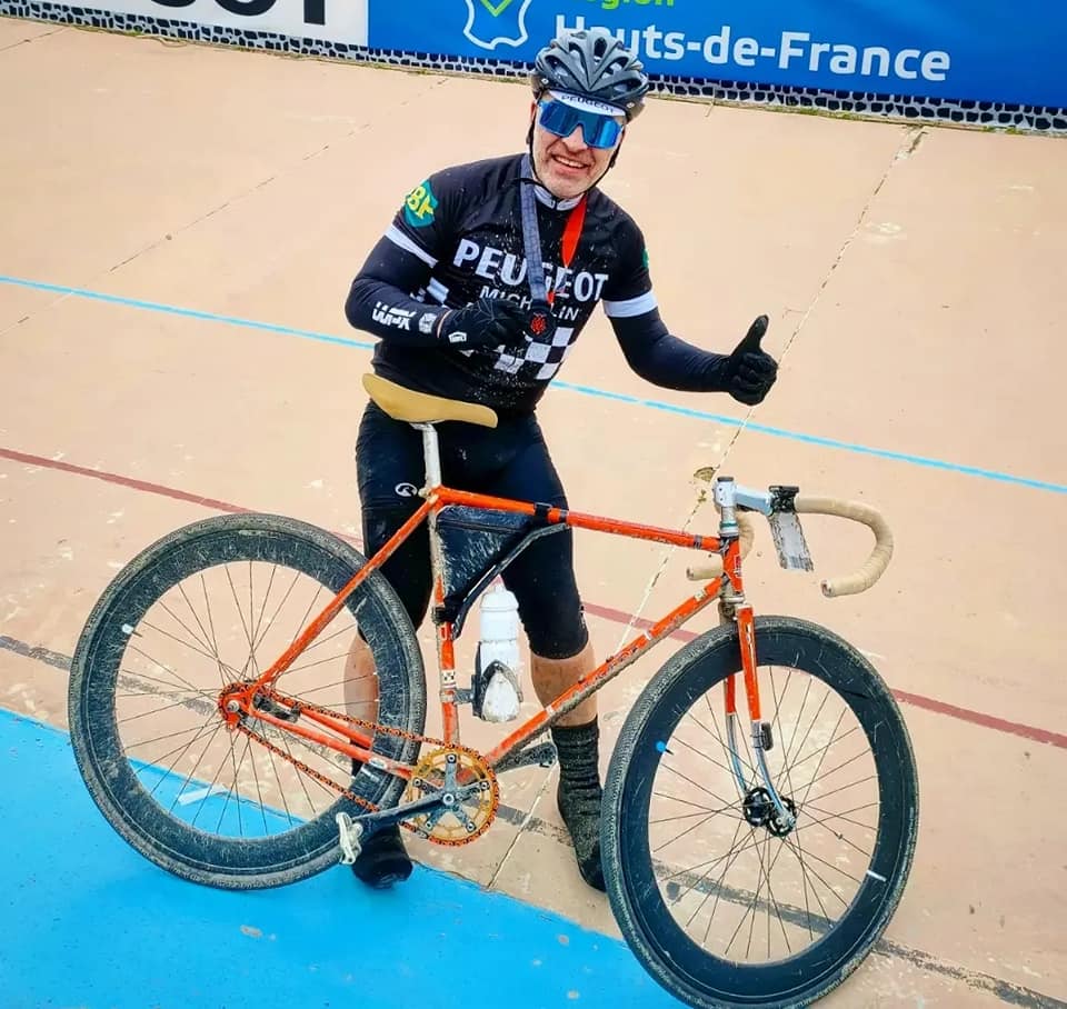 Riding a 1975 Peugeot PR10 singlespeed bike in Paris-Roubaix challenge