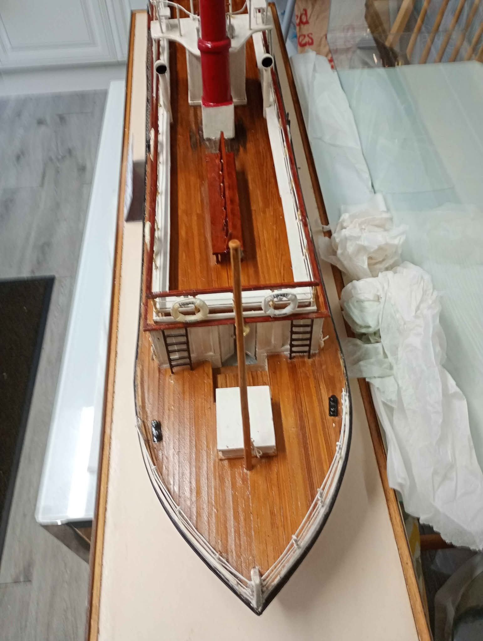 LARGE GLASS CASED MODEL OF THE SS LINNET - Nautical & Maritime ...