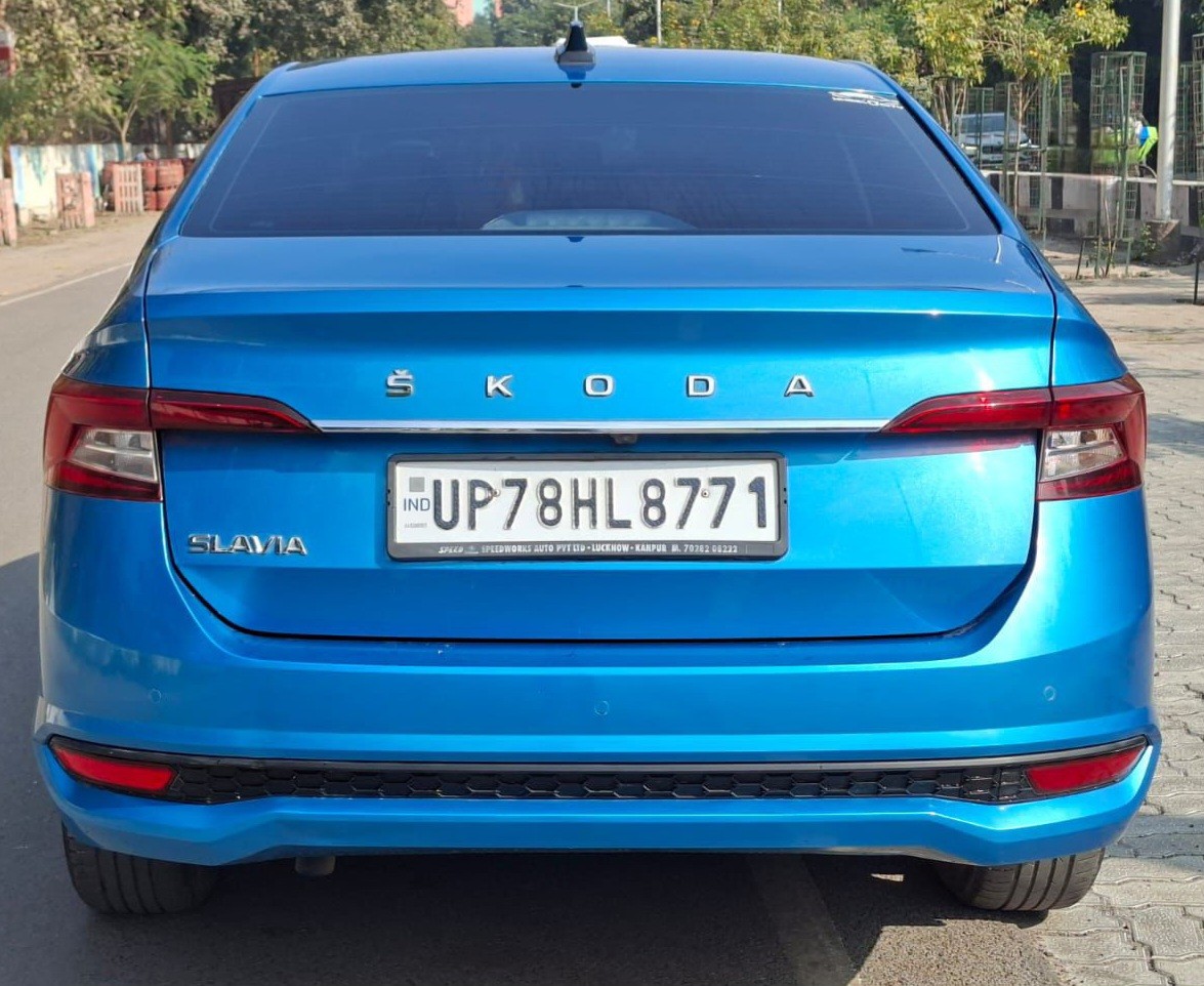 Skoda slavia ambition 1.0 Tsi-MT luxury sedan manual varient
