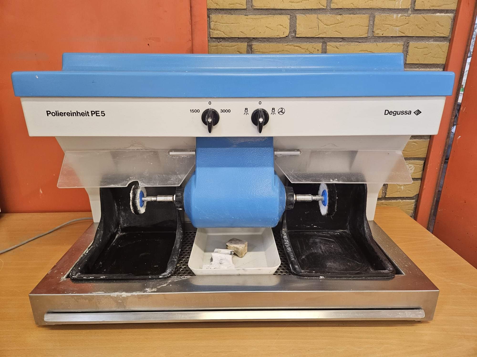 Degussa, polishing motor PE-5 polishing unit, with suction and 