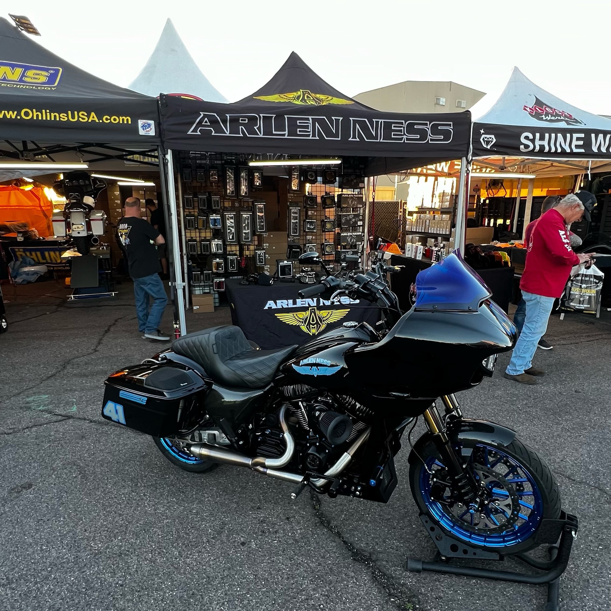 Arlen - Come see @kellyfromness down at @westworldofscottsdale