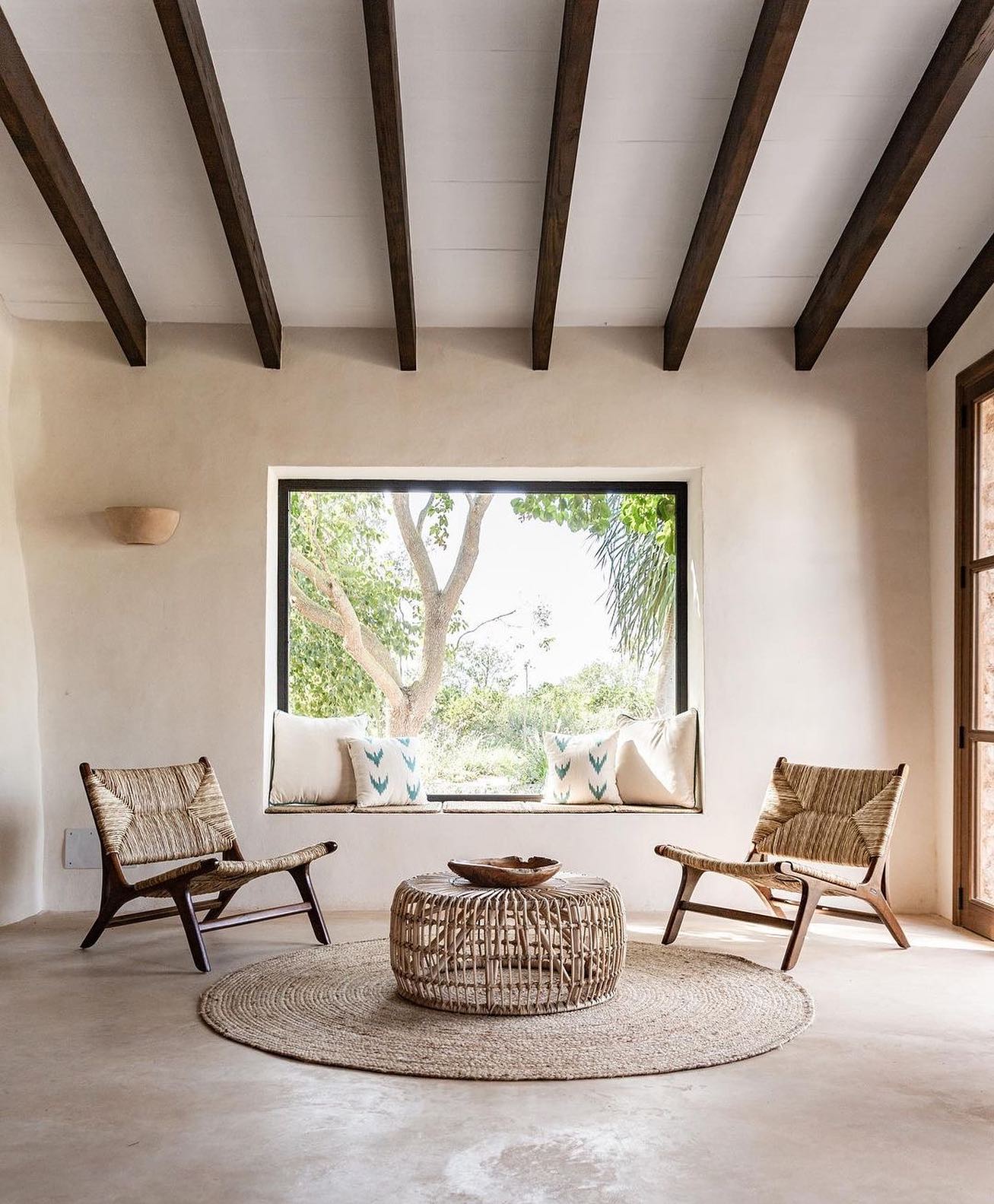 Quiet, Earthy Harmony. Interior... - Architecture & Design