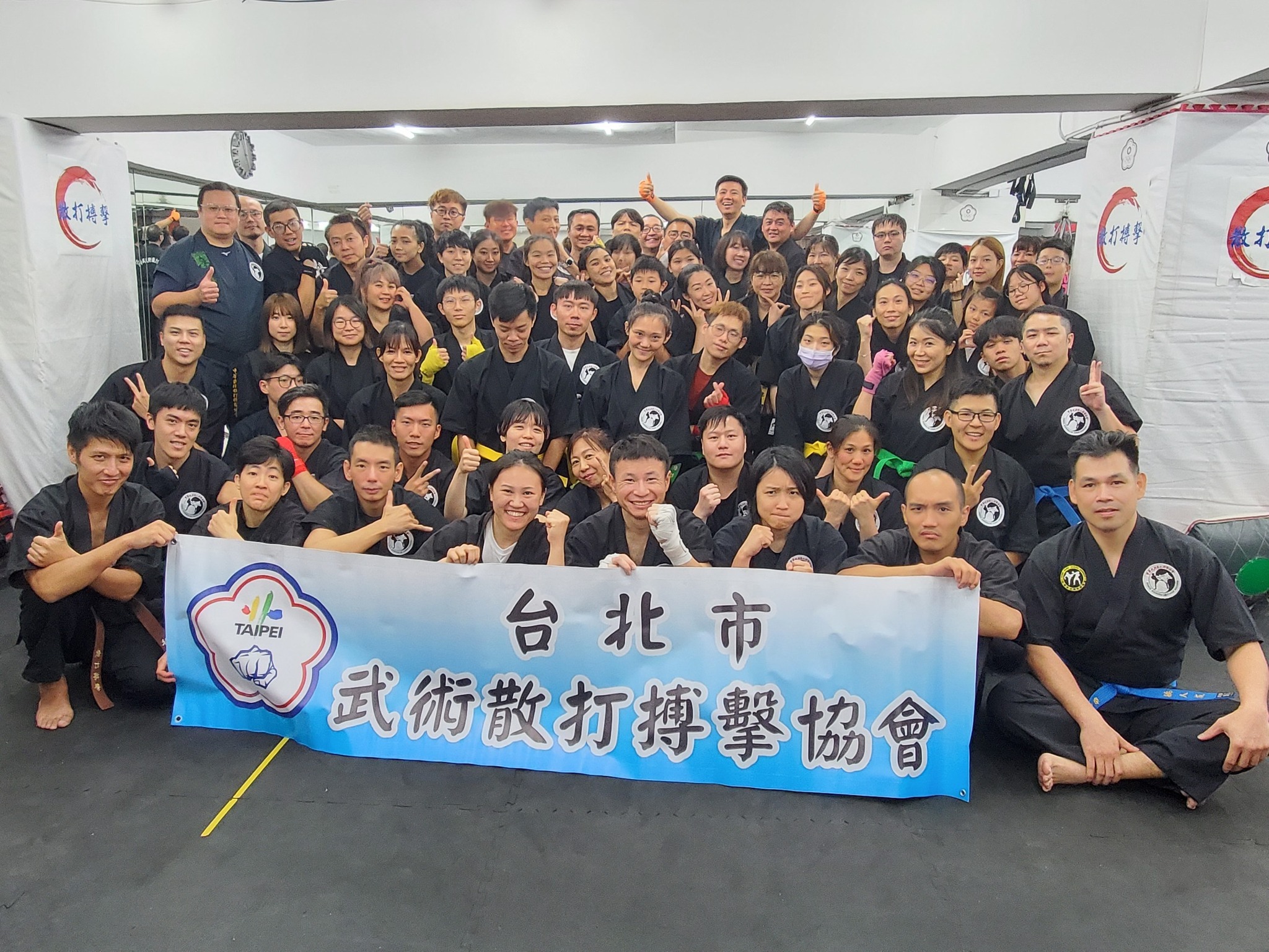 很多父母不曉得的一堂課](https://www.facebook.com/hashtag/%E5%BE%88%E5%A4%9A%E7%88 ...