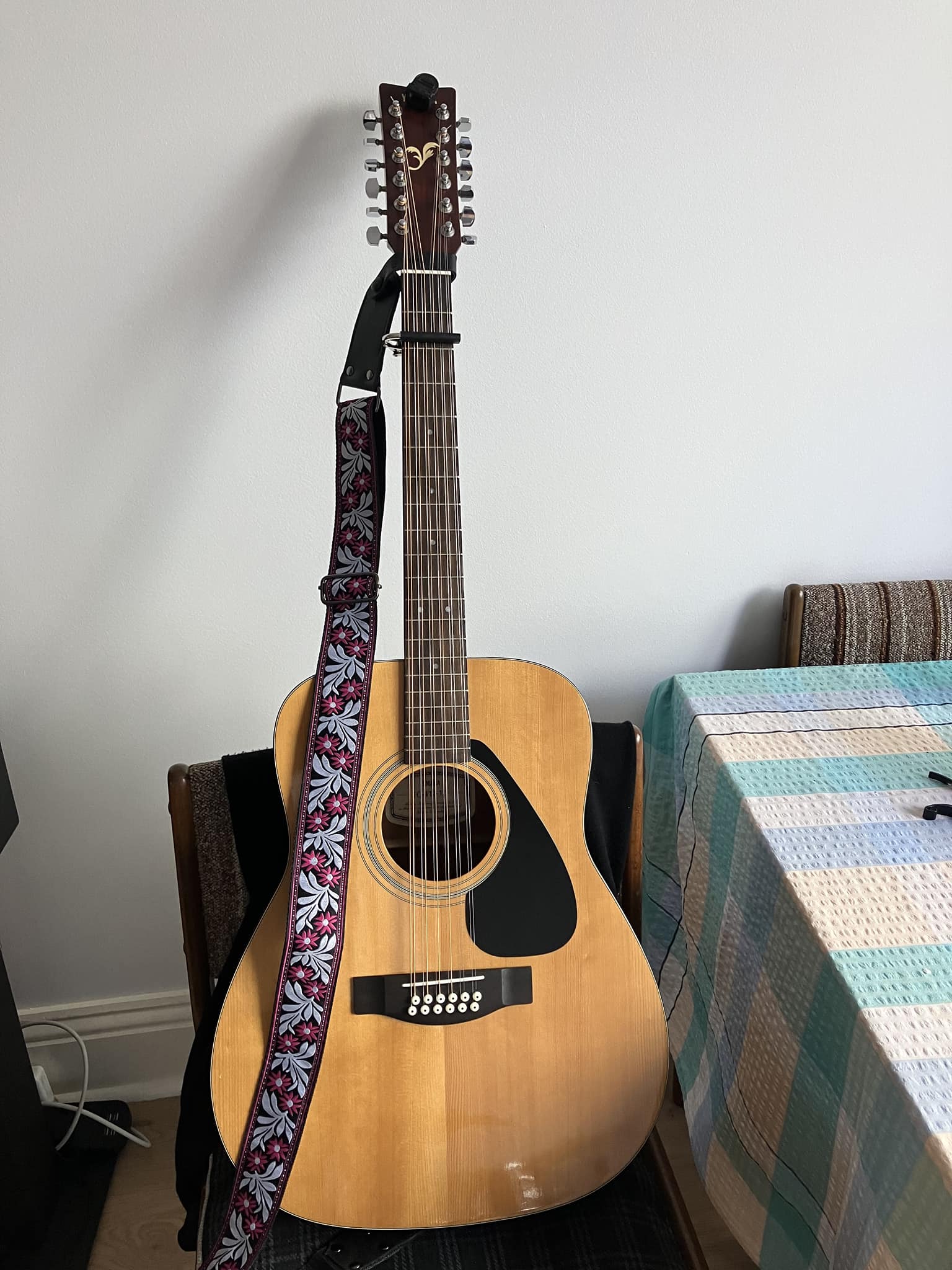 Yamaha FG 412-12 vintage guitar age estimate