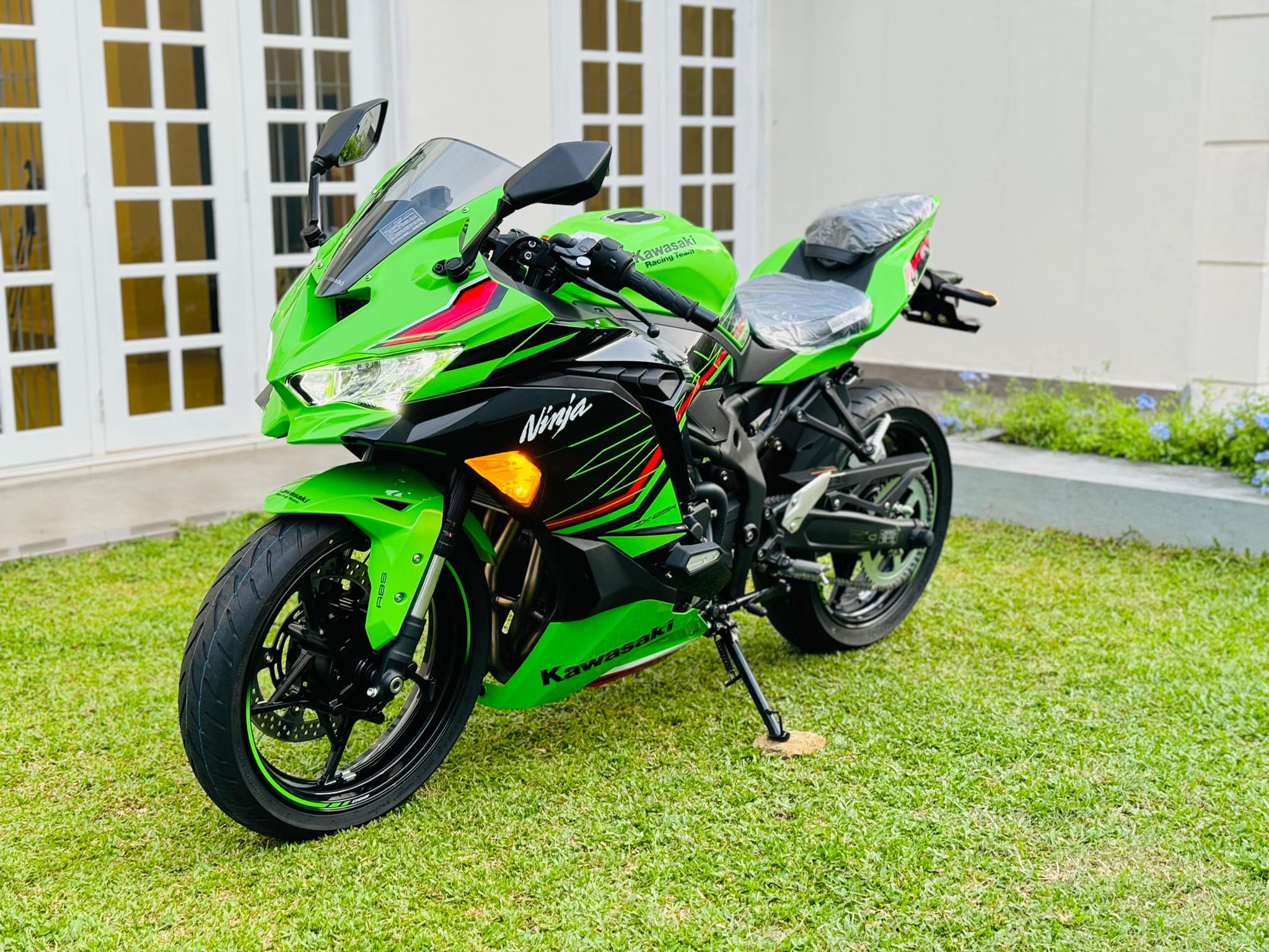 KAWASAKI NINJA ZX25R 4 cylinder 🍃 2024 💫 Brand New with paper