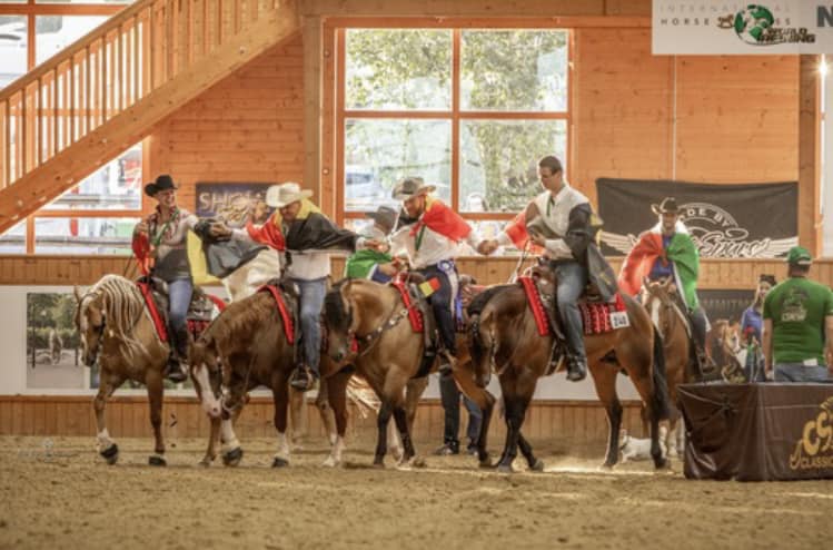 ️ #teamwork 💛💙 - Golden Paint Ranch