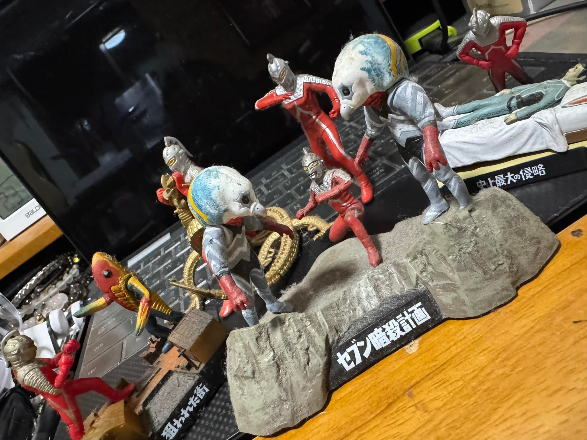 ウルトラセブン大好き…ウルトラアイ（老眼鏡もねw）はもちろん
