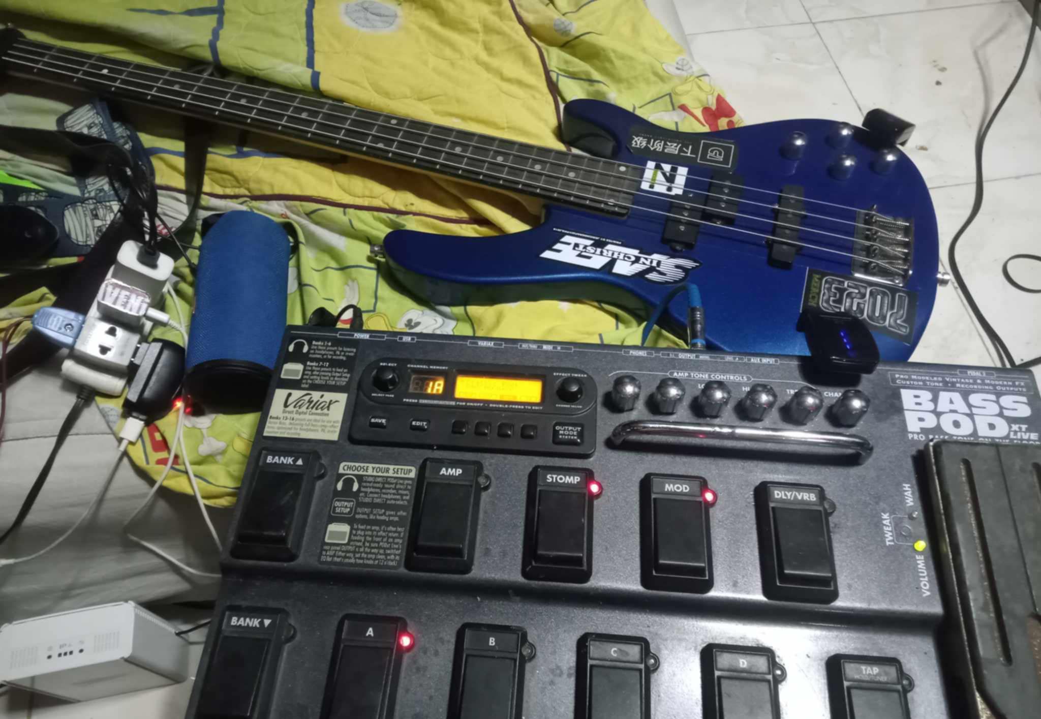 Is the Line 6 BASS pod xt live pedal good for bass players?