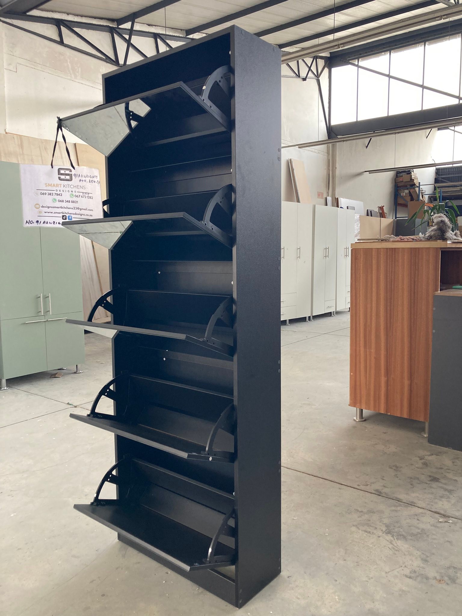 Smart - Modern designed smart shoe rack with a storage for up to 10 ...