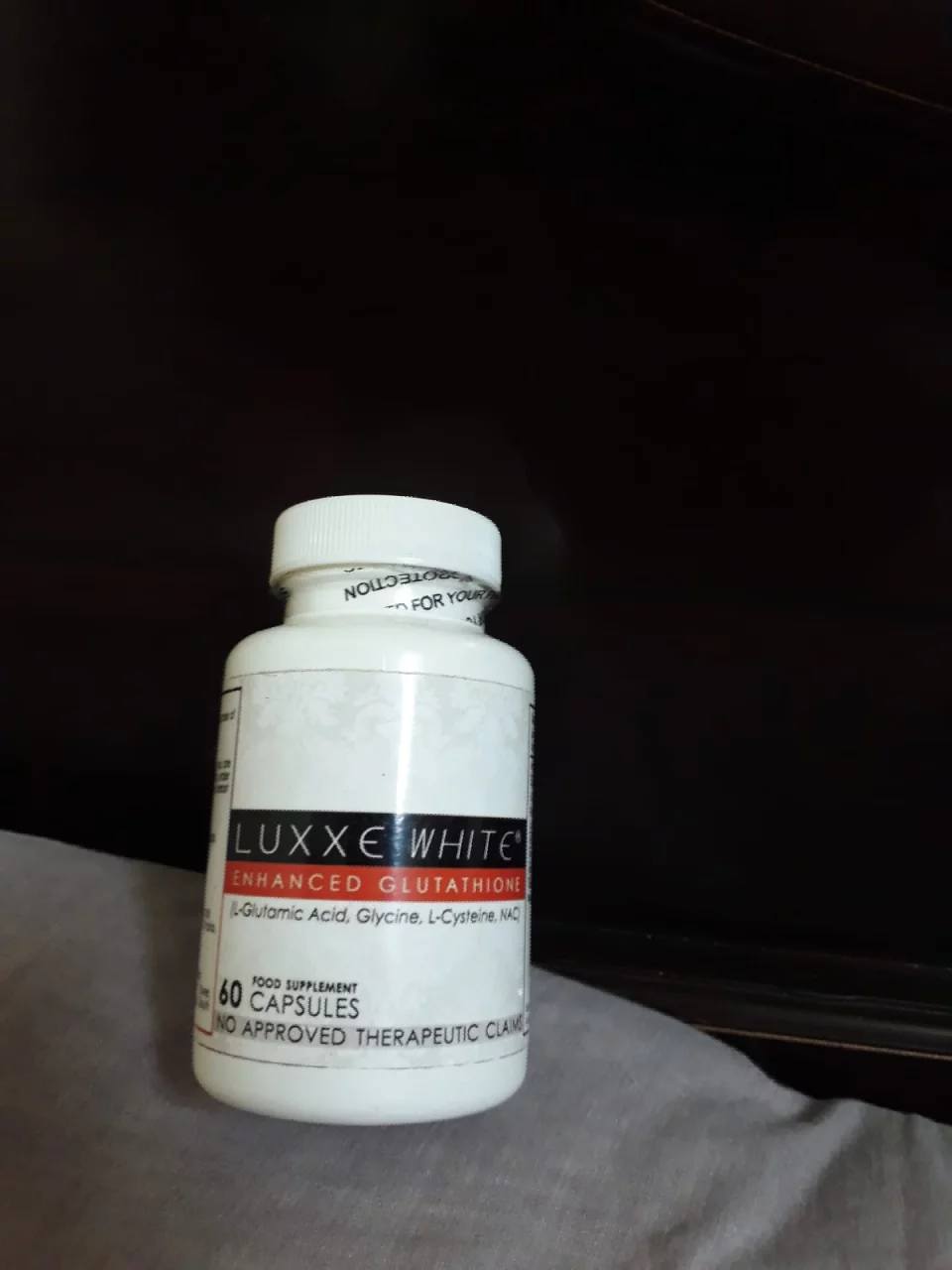 Luxxe white available now 20 BD with free delivery 36913088