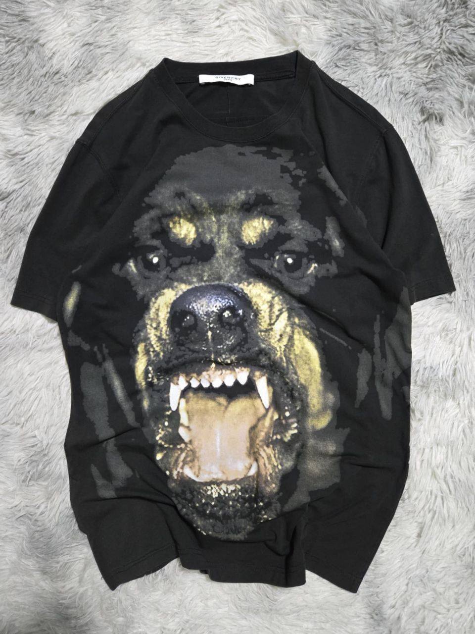 Givenchy Rottweiler Tee Dimes: L on tag W 20 L 30 Excellent