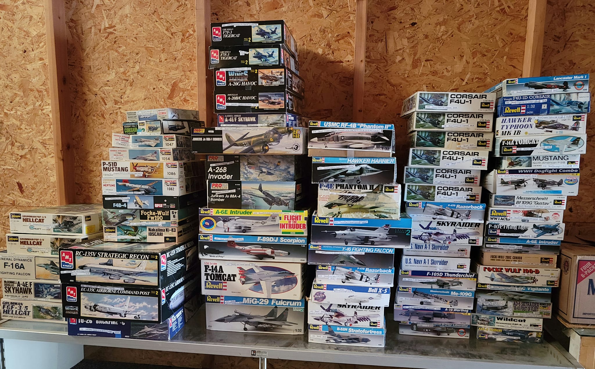 Diecast aviation models for sale from various brands