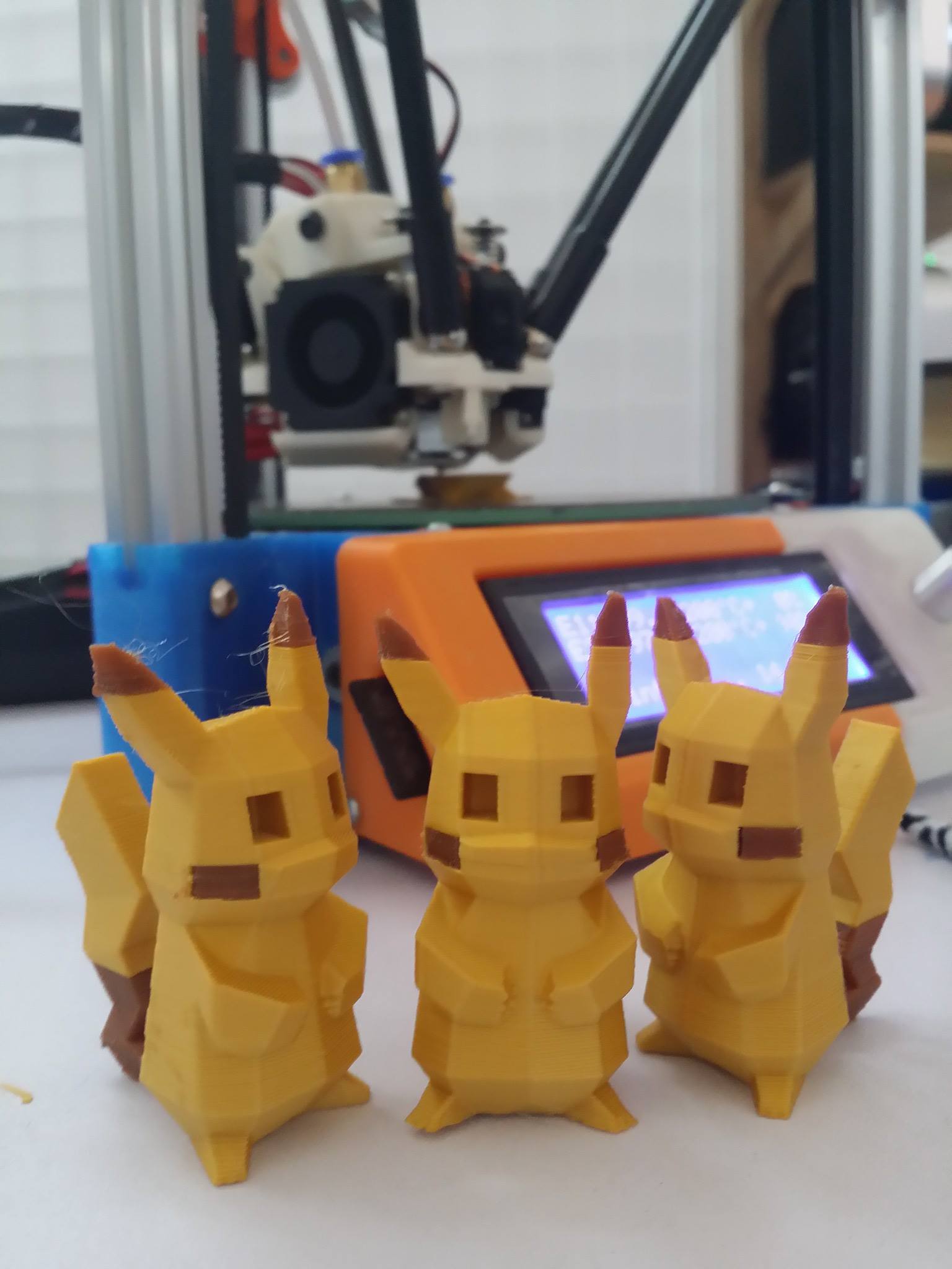 比叉--比叉--比叉燒 不愧為真雙頭, 年多前的working... - Phineas 3D Printer HK | Facebook