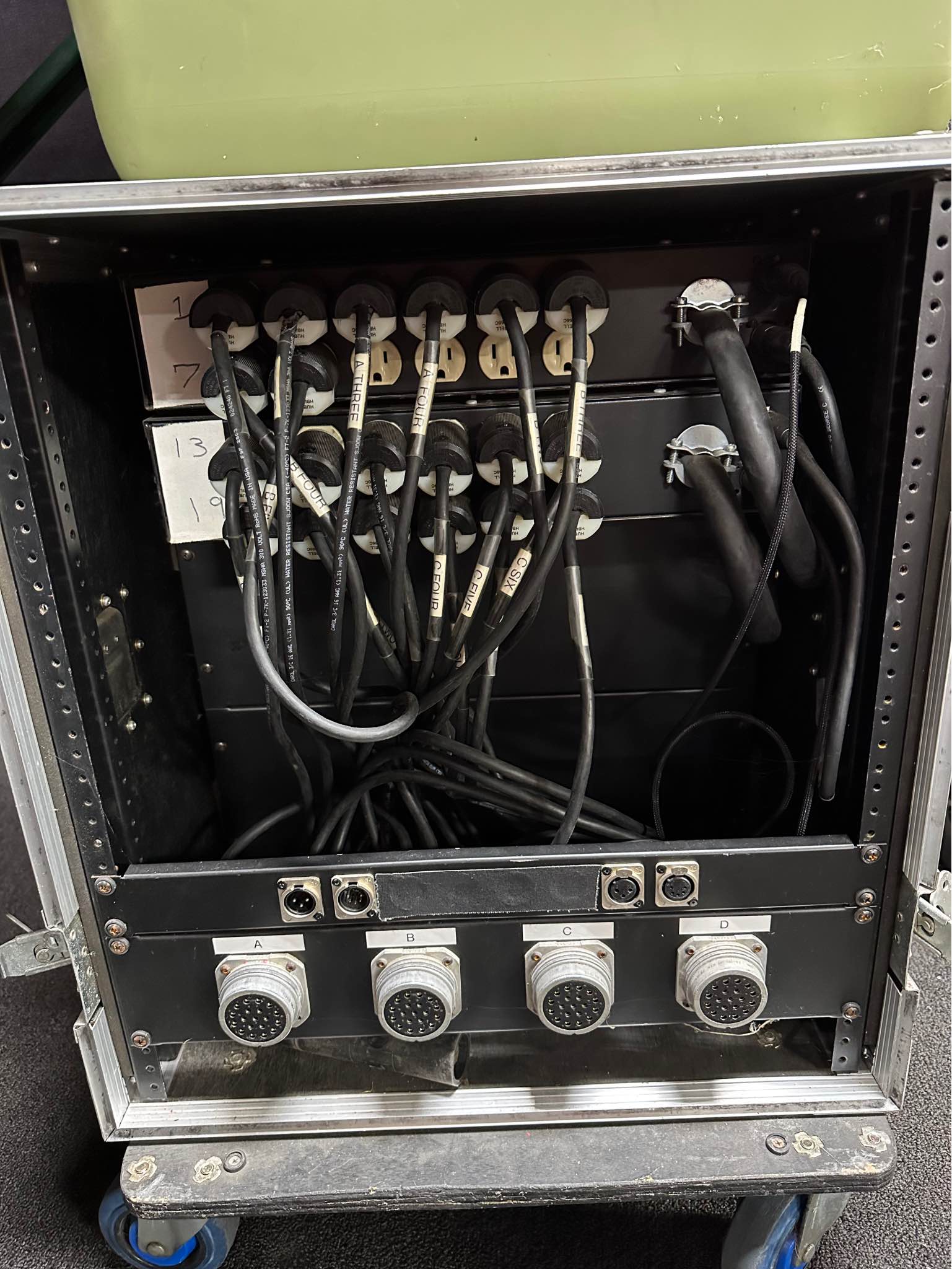 Lightronics RE121d Dimmer Rack Distro - Pro Audio Equipment ...