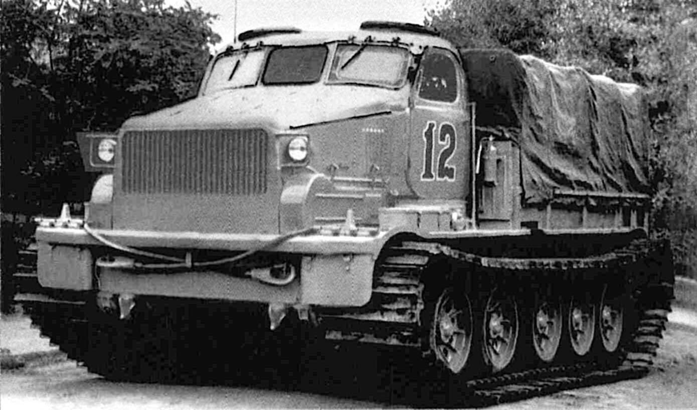 Russian - Soviet Russian AT-T Heavy Artillery Tractor.. 😮 415 HP Diesel ...