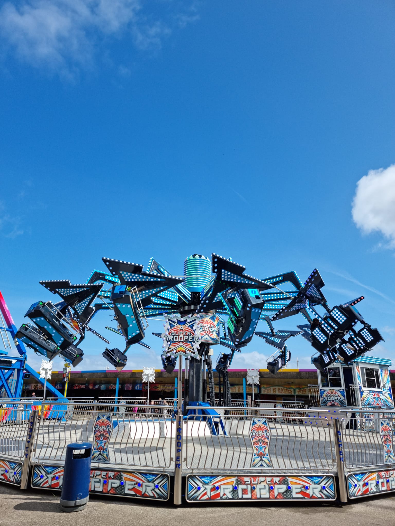 Theme Park Review For... - Theme Park Review For Families